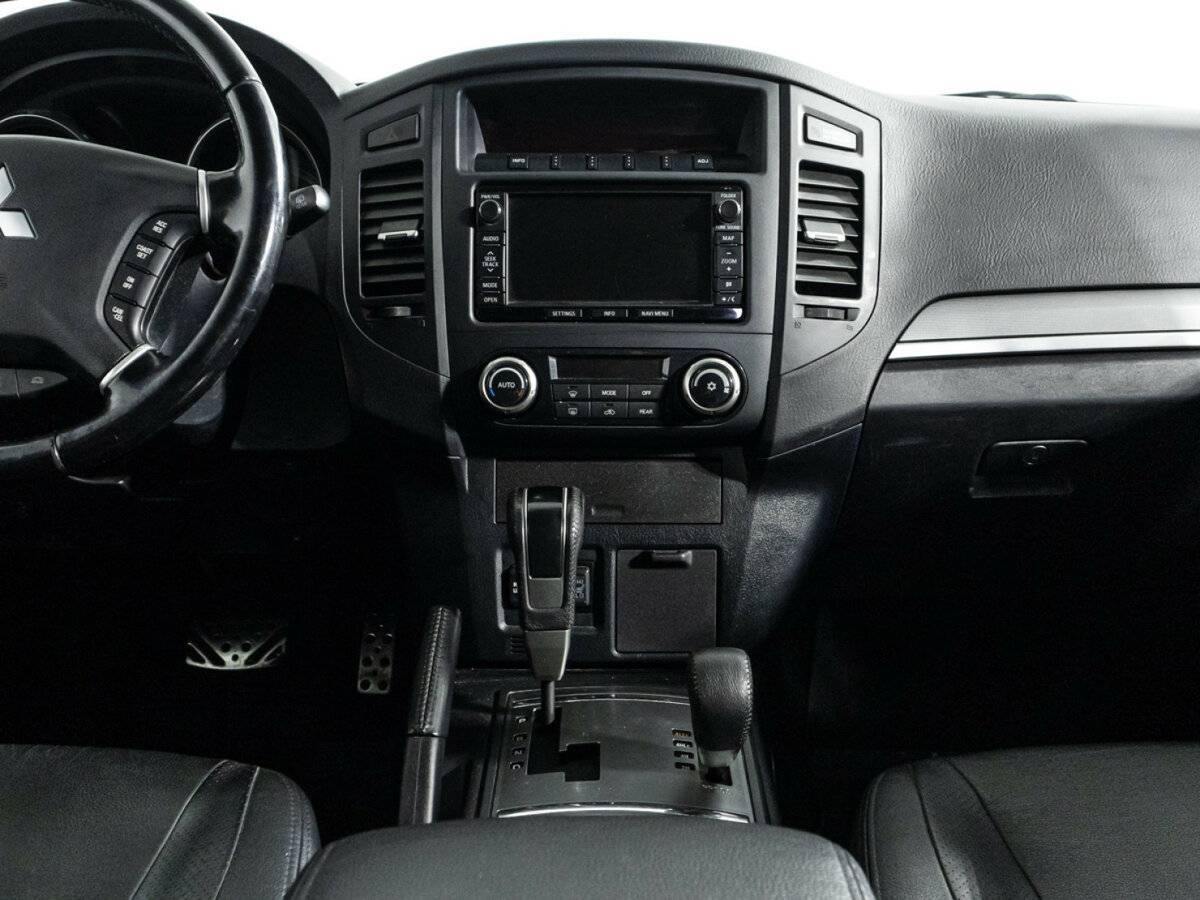 Купить Mitsubishi Pajero с пробегом. Фото: #13