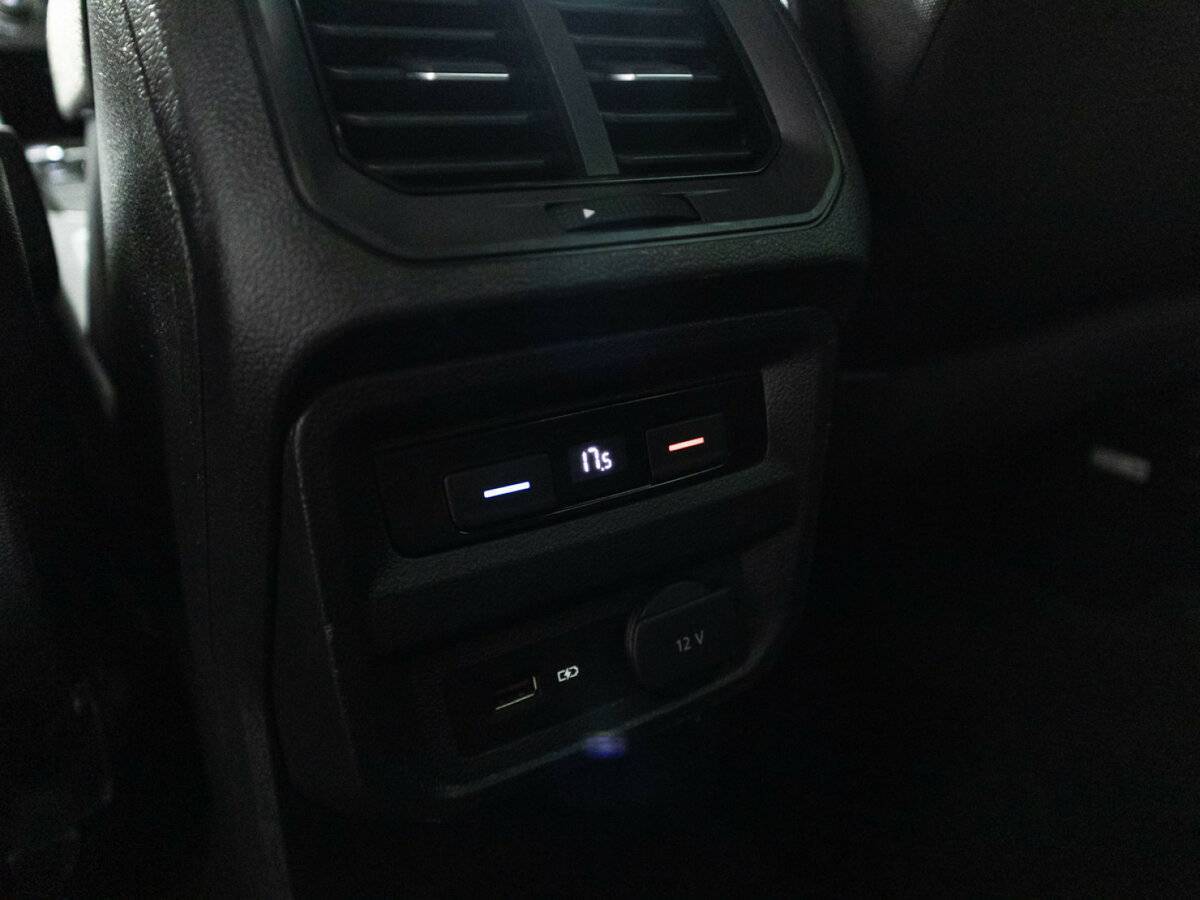 Купить Volkswagen Tiguan с пробегом. Фото: #21