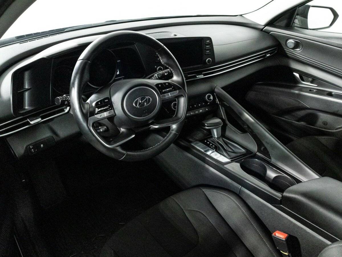 Купить Hyundai Elantra с пробегом. Фото: #10