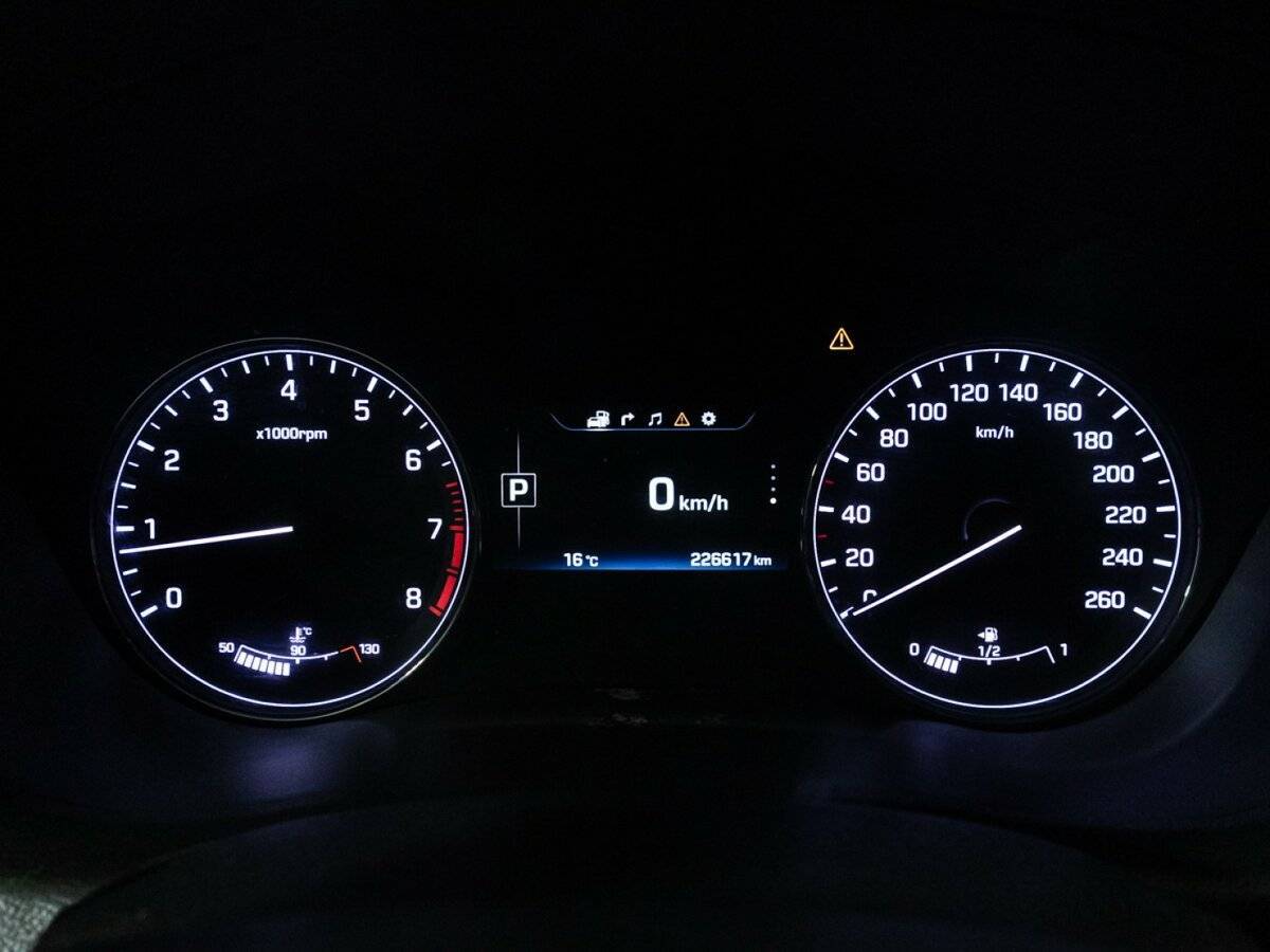 Купить Hyundai Genesis с пробегом. Фото: #11