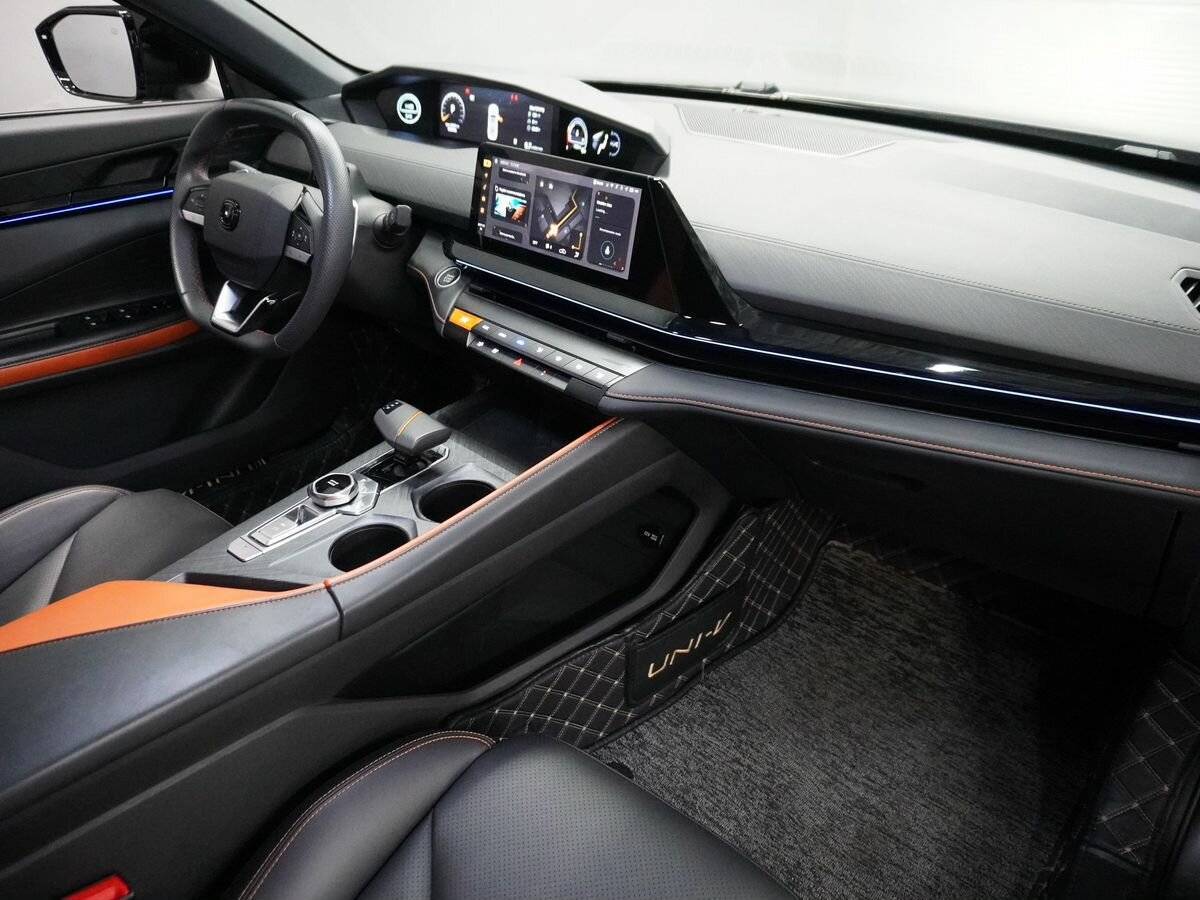 Купить Changan UNI-V с пробегом. Фото: #10