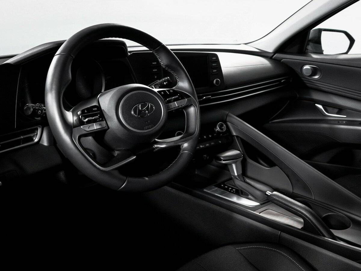 Купить Hyundai Elantra с пробегом. Фото: #13
