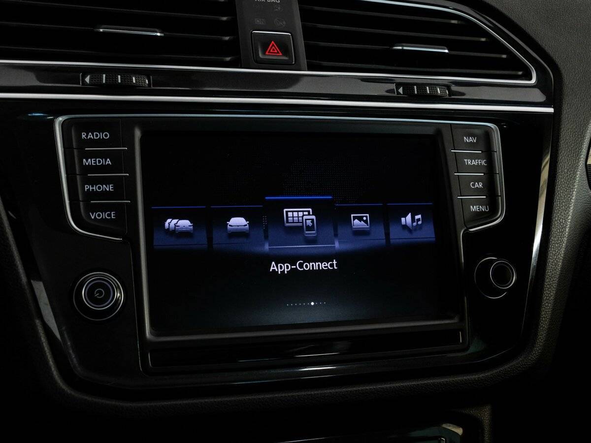 Купить Volkswagen Tiguan с пробегом. Фото: #20