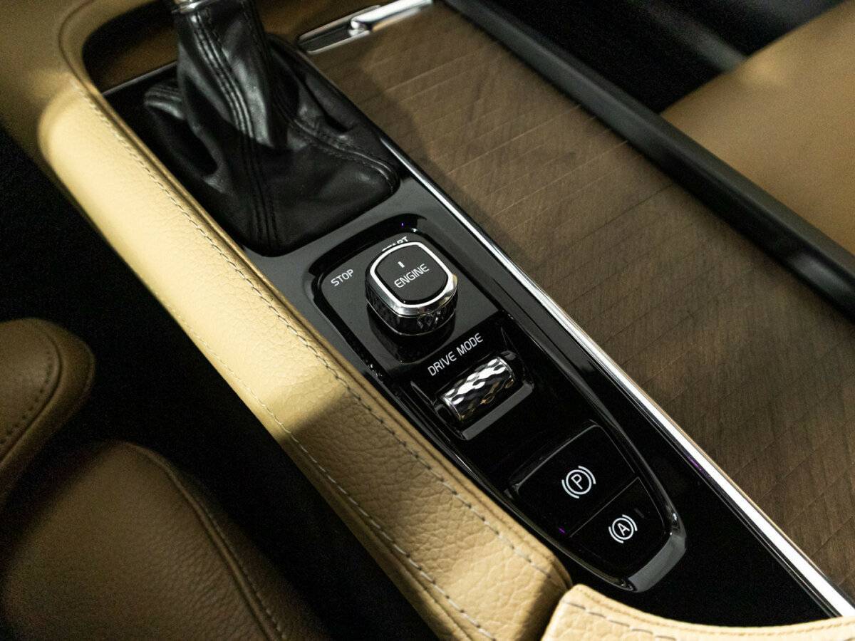 Купить Volvo XC90 с пробегом. Фото: #19