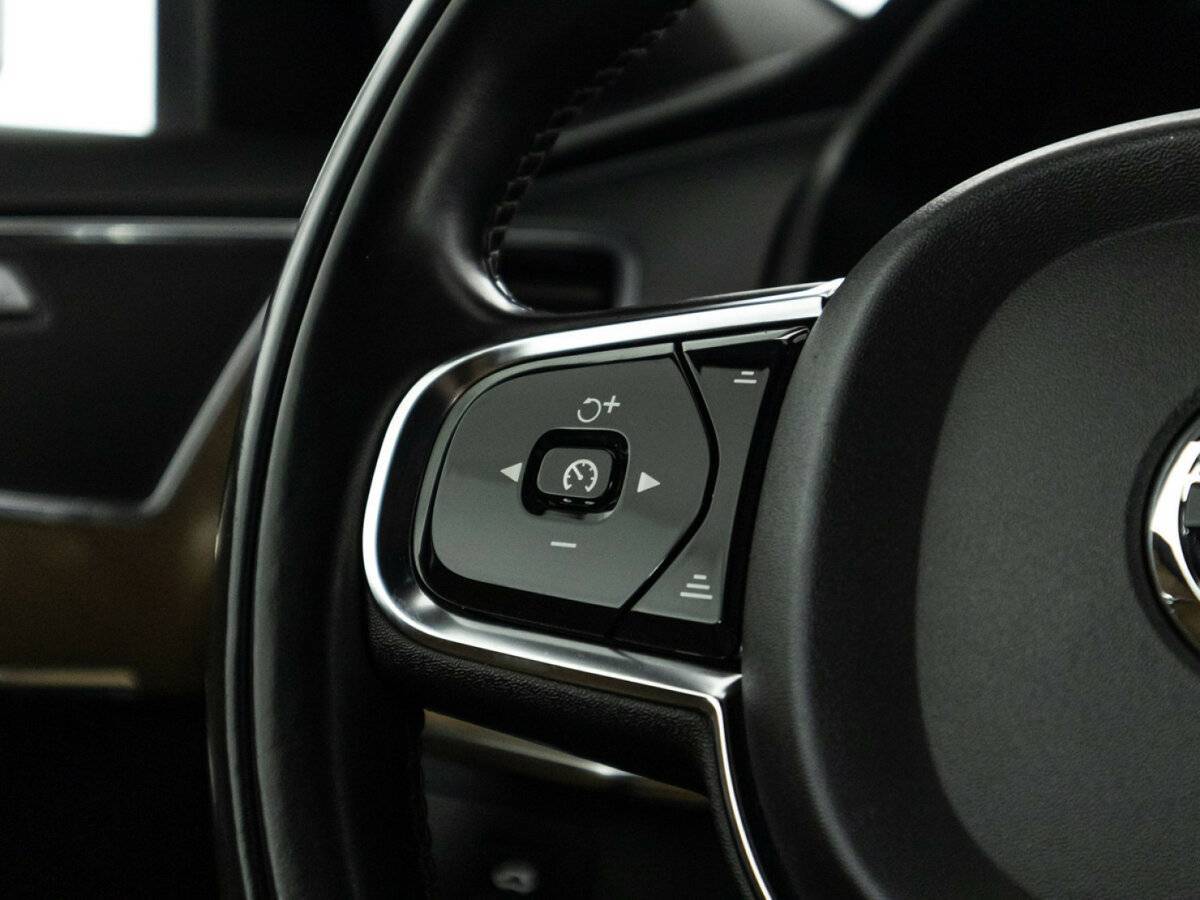 Купить Volvo XC90 с пробегом. Фото: #21
