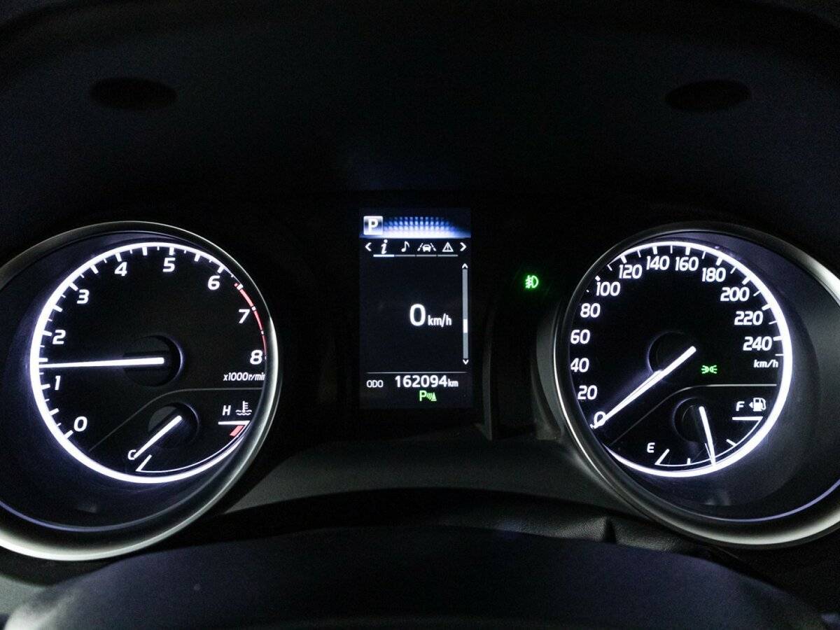 Купить Toyota Camry с пробегом. Фото: #11