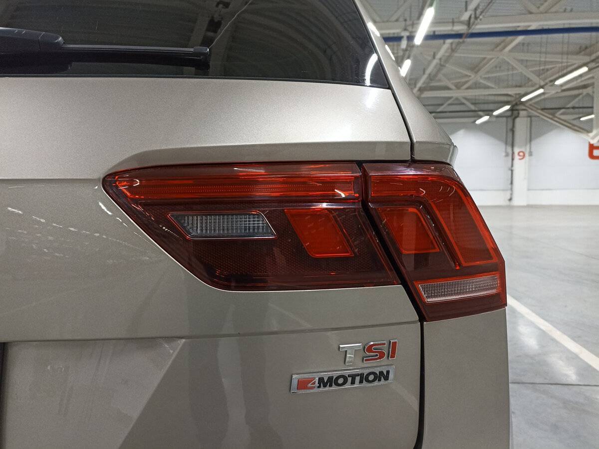 Купить Volkswagen Tiguan с пробегом. Фото: #8