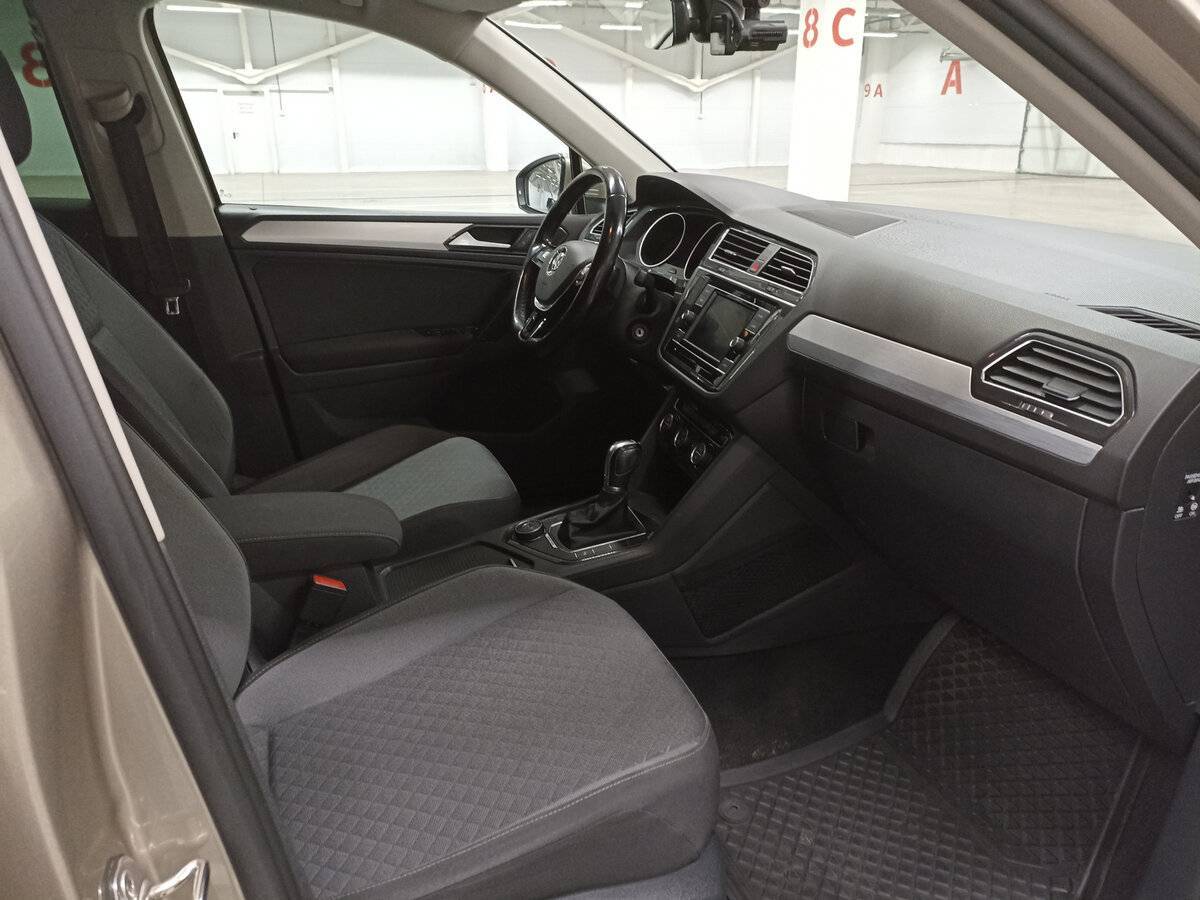 Купить Volkswagen Tiguan с пробегом. Фото: #10