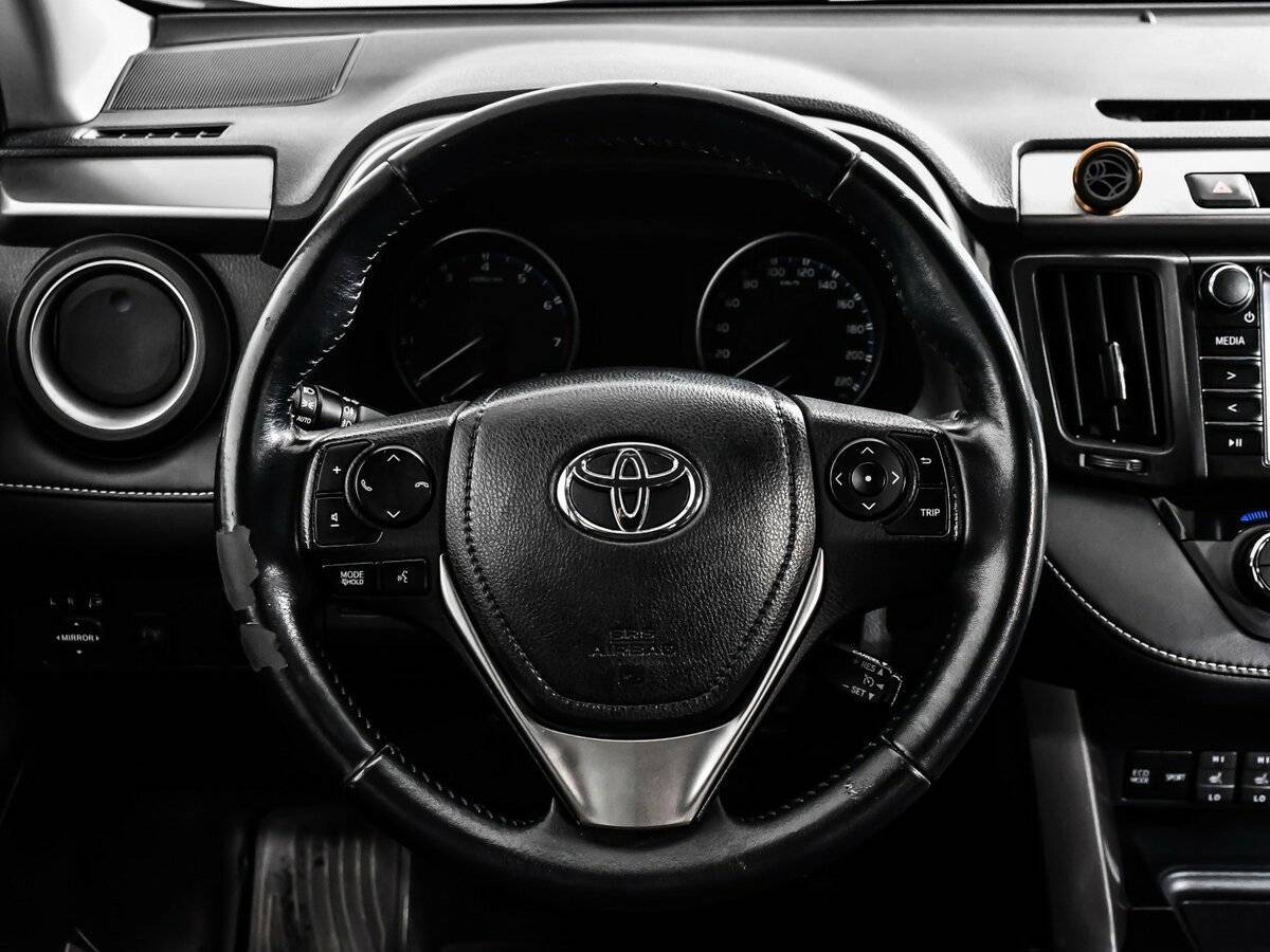 Купить Toyota RAV4 с пробегом. Фото: #11