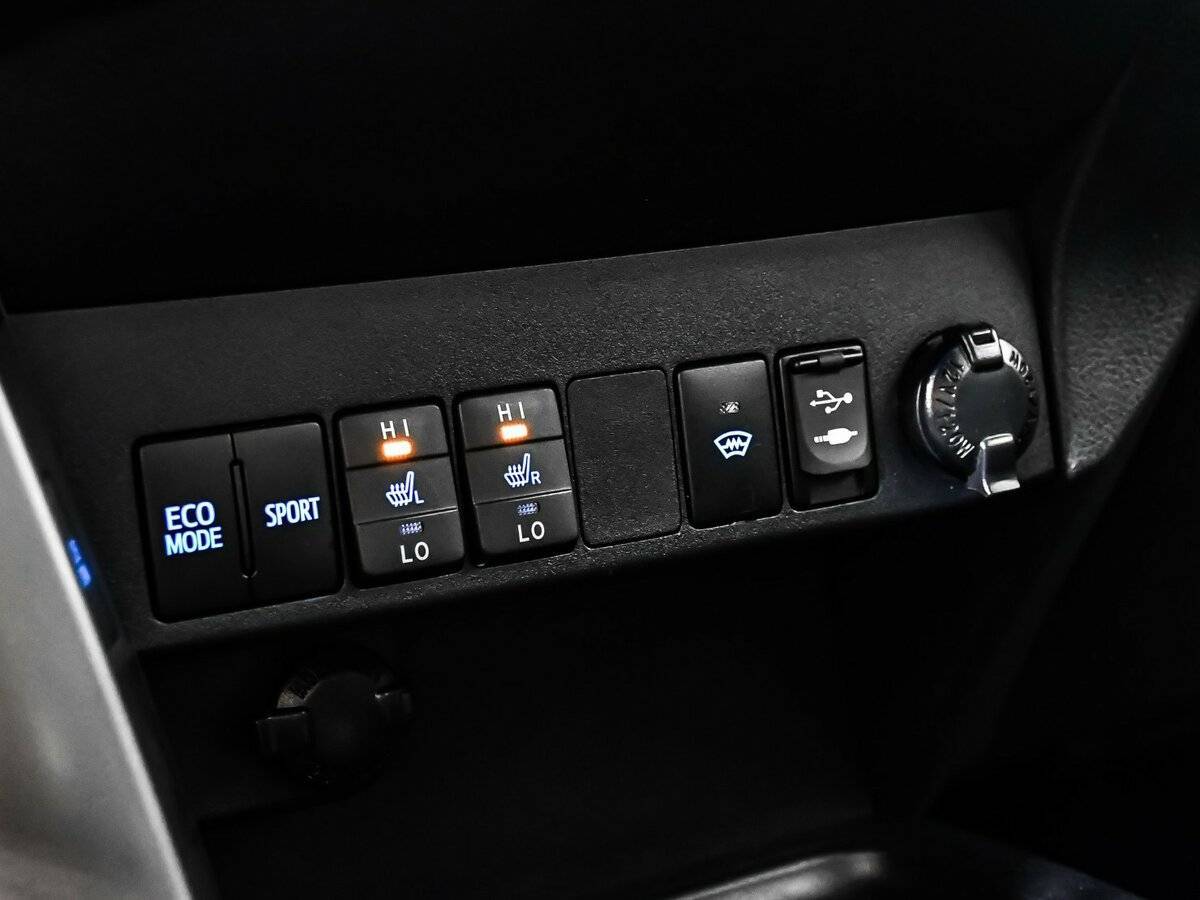 Купить Toyota RAV4 с пробегом. Фото: #16