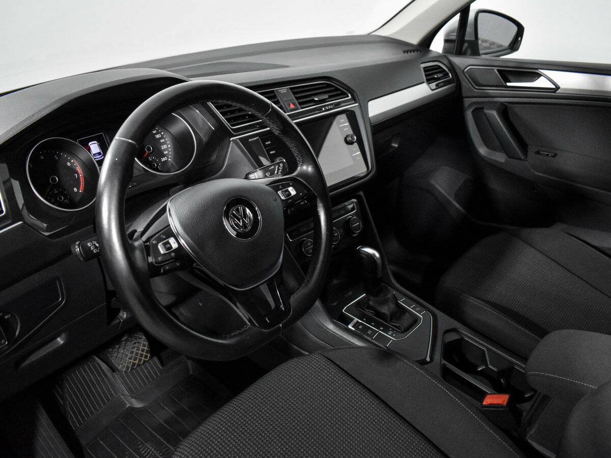 Купить Volkswagen Tiguan с пробегом. Фото: #8
