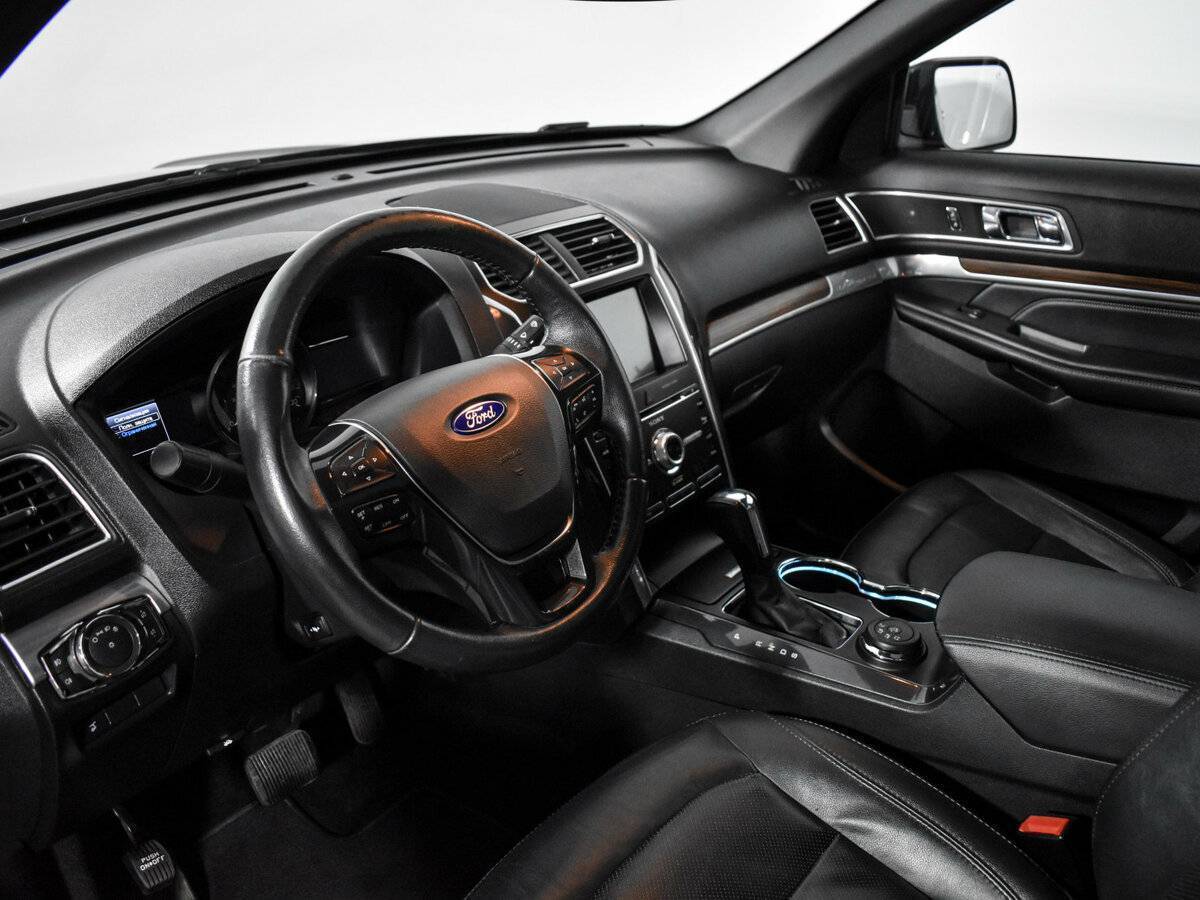 Купить Ford Explorer с пробегом. Фото: #6
