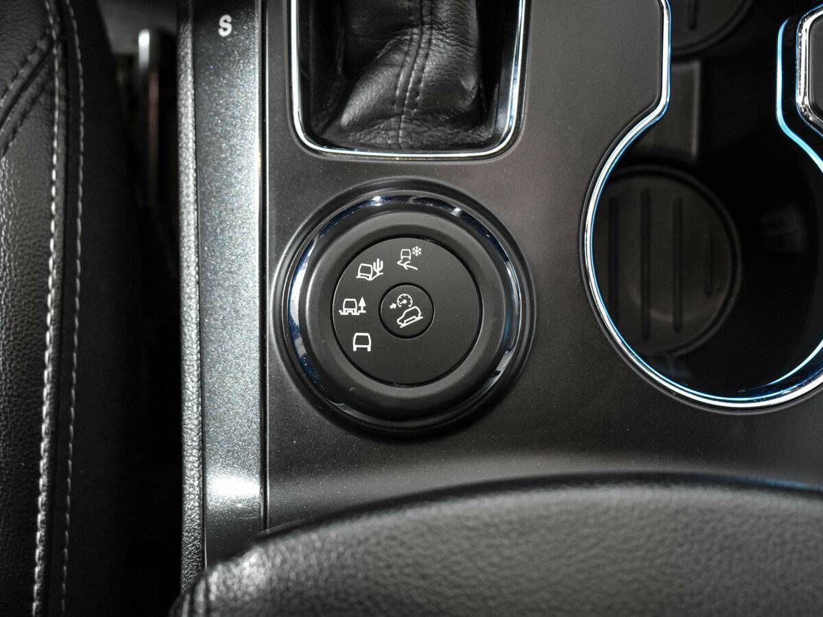 Купить Ford Explorer с пробегом. Фото: #21