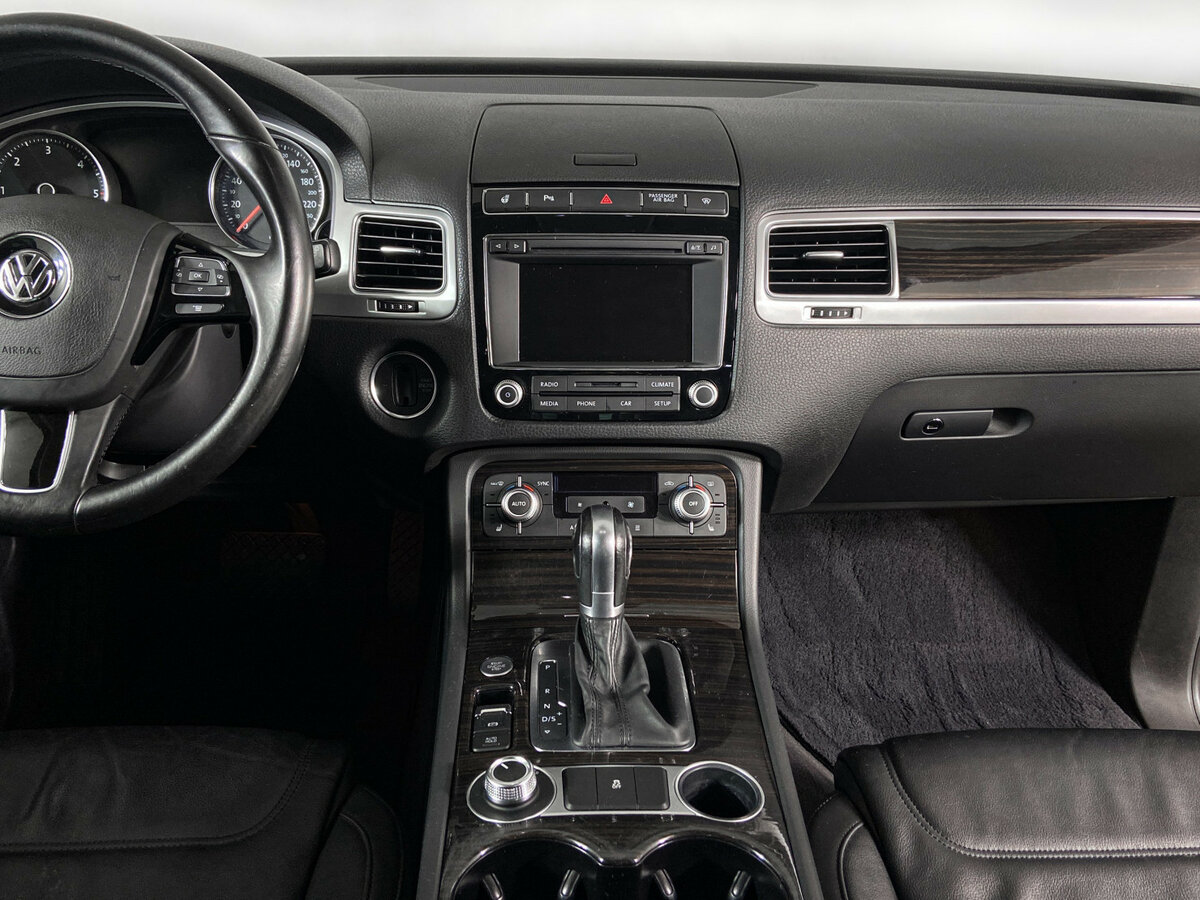 Купить Volkswagen Touareg с пробегом. Фото: #9