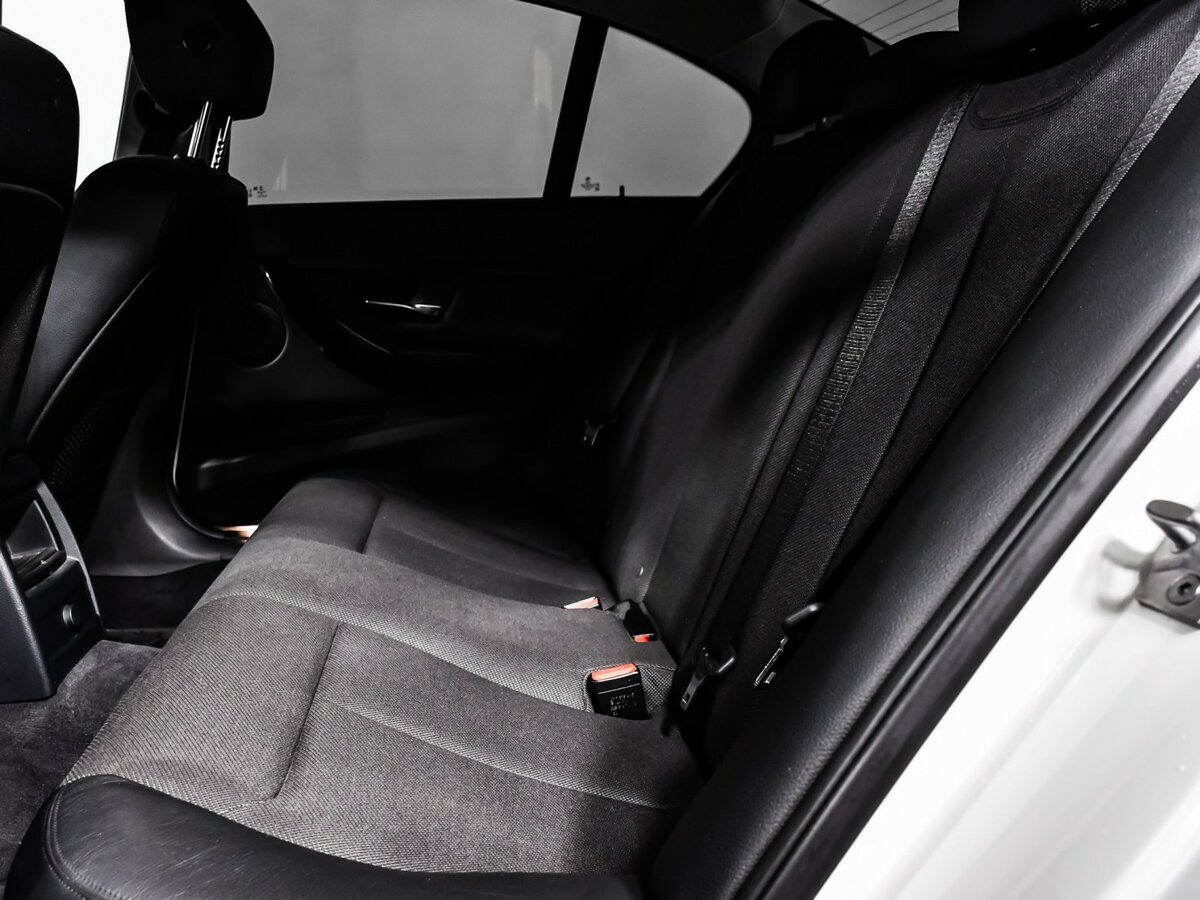 Купить BMW 3 серии с пробегом. Фото: #11