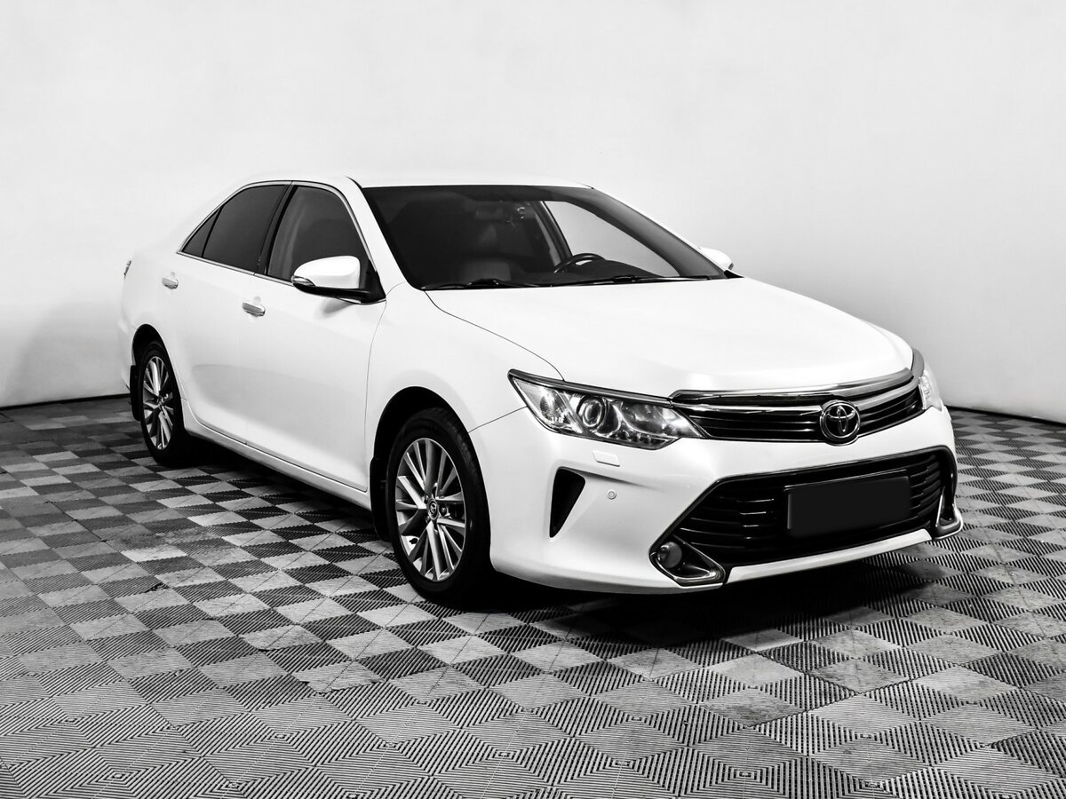 Купить Toyota Camry с пробегом. Фото: #2
