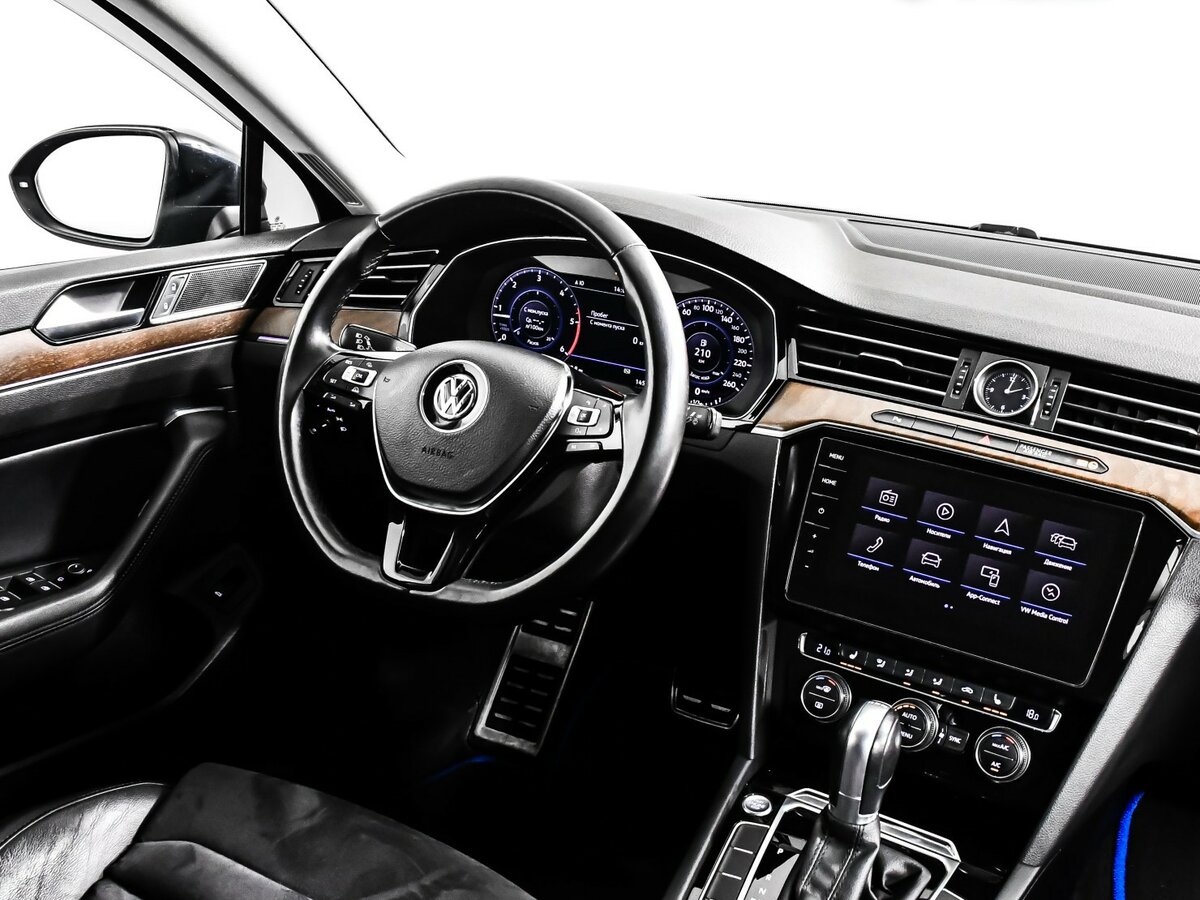 Купить Volkswagen Passat с пробегом. Фото: #6