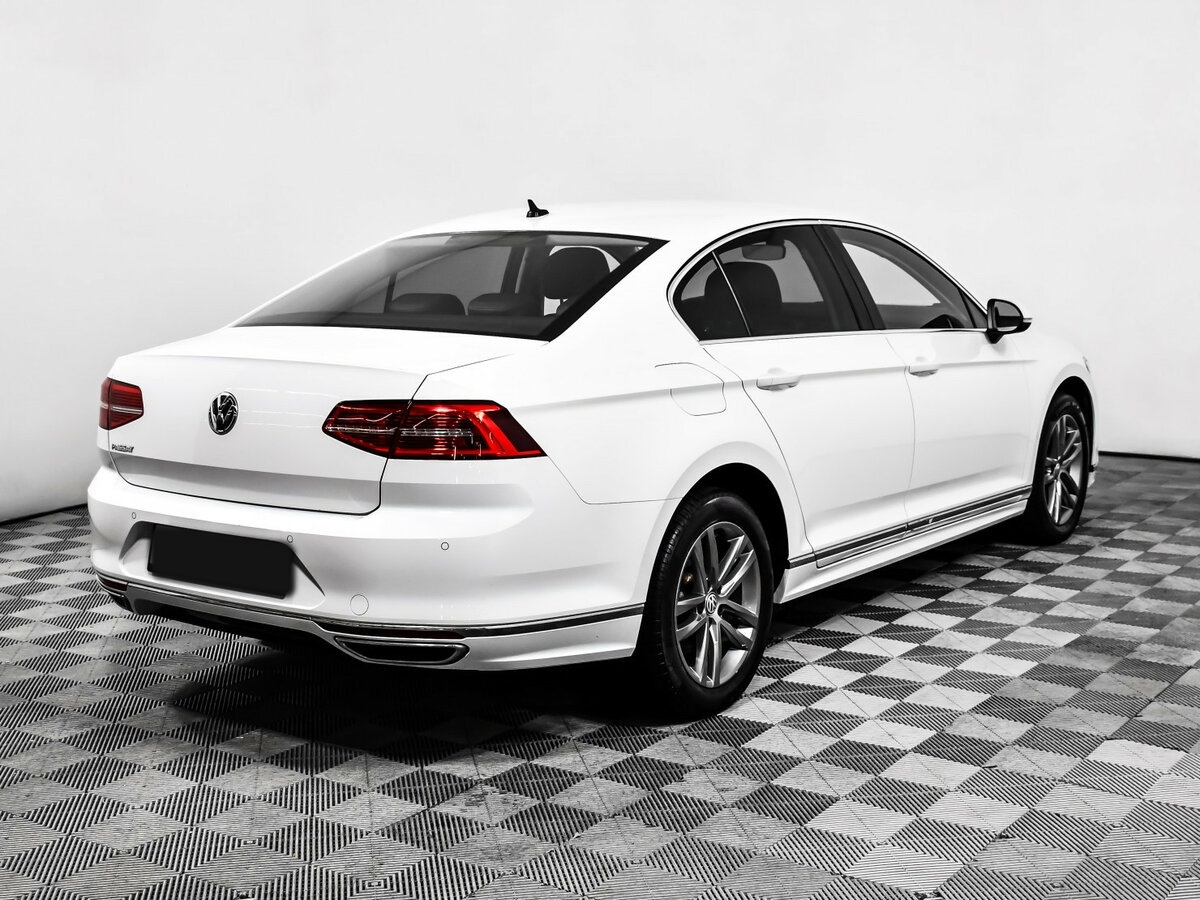 Купить Volkswagen Passat с пробегом. Фото: #4