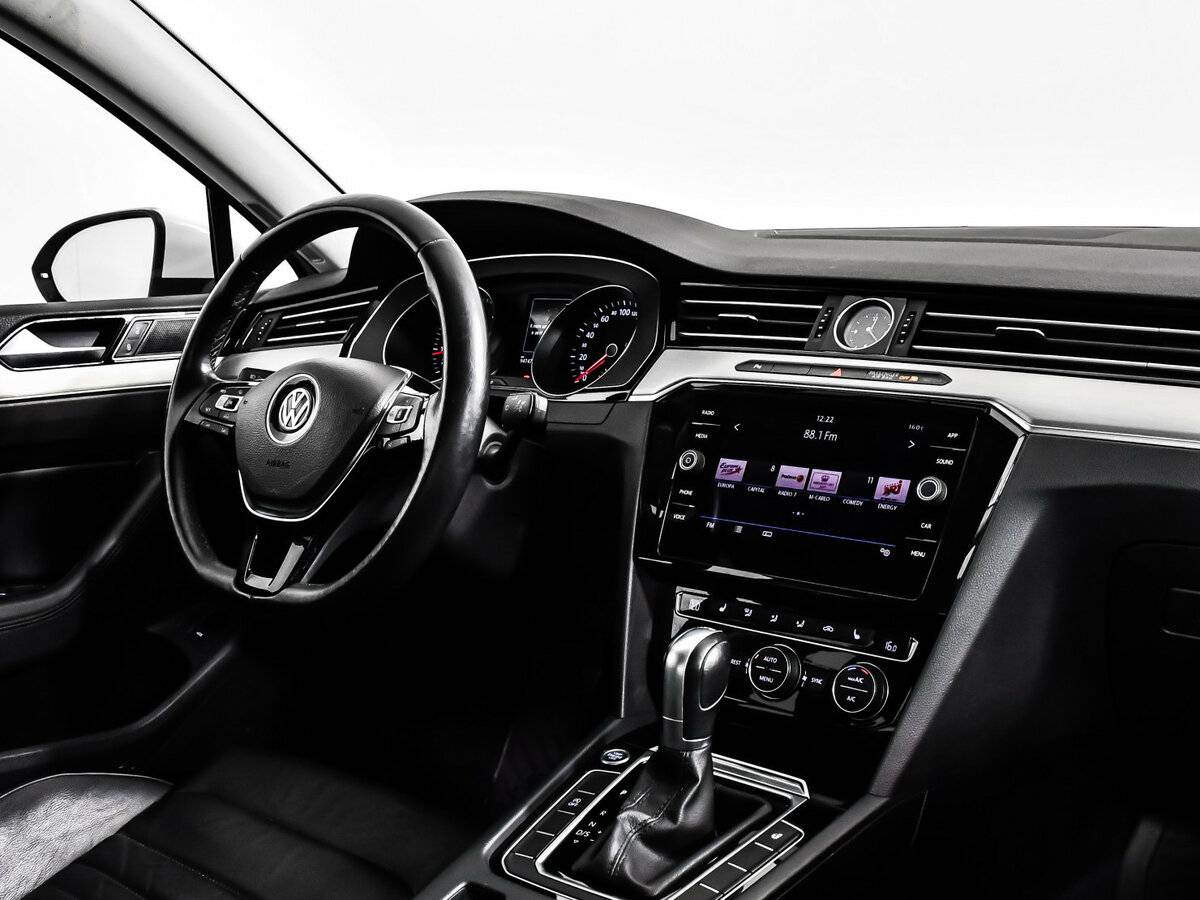 Купить Volkswagen Passat с пробегом. Фото: #7