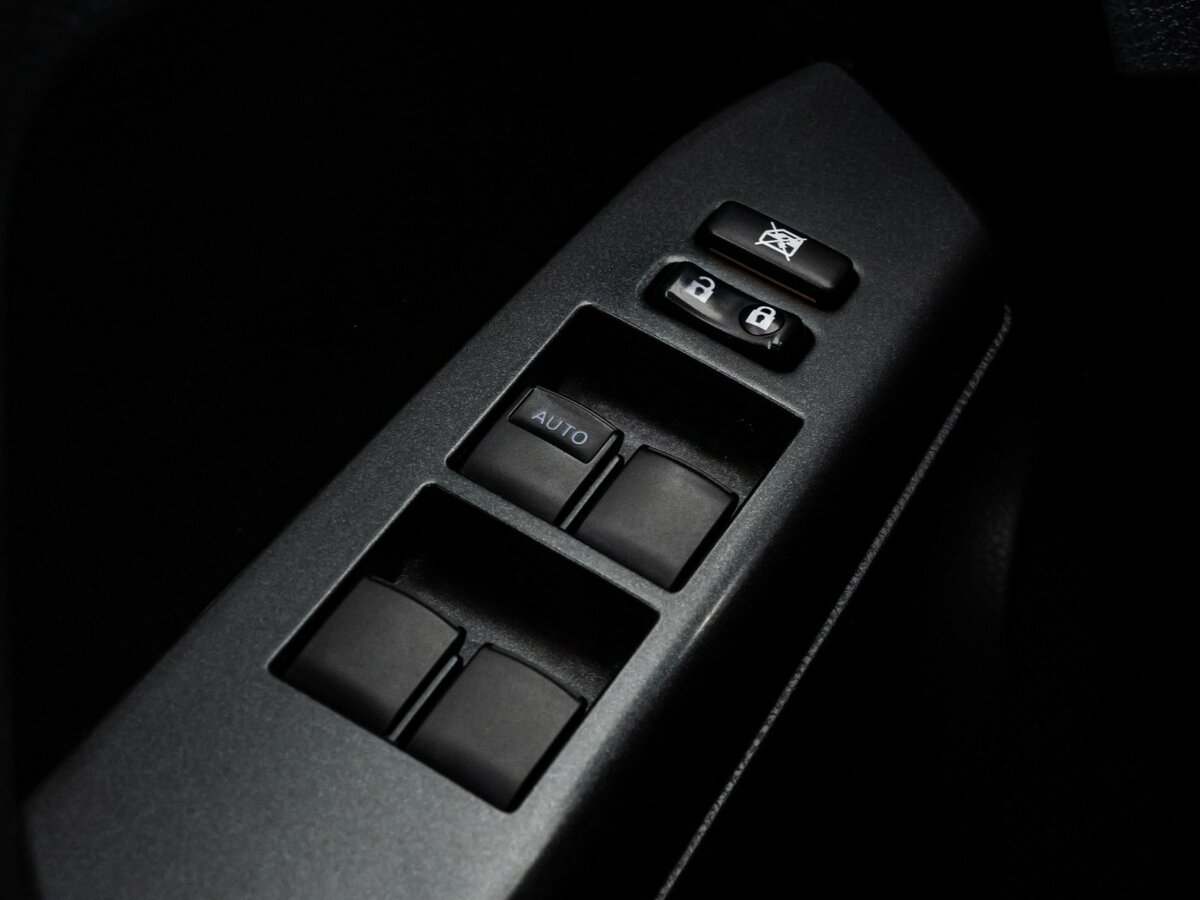 Купить Toyota RAV4 с пробегом. Фото: #13