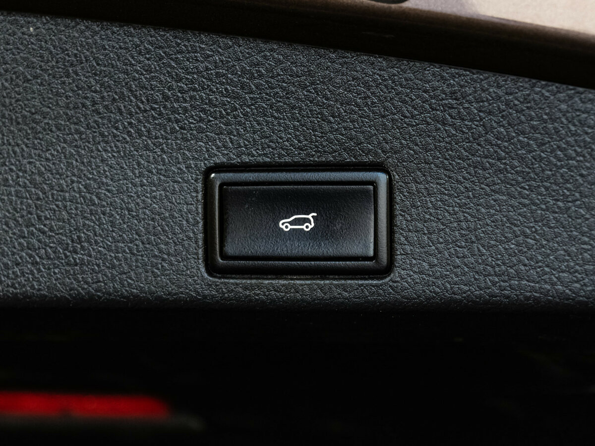 Купить Volkswagen Touareg с пробегом. Фото: #23