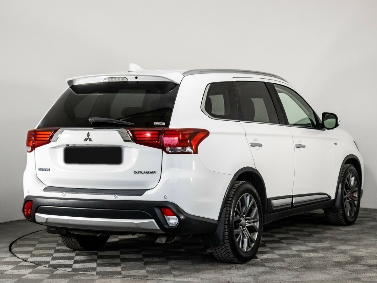 Купить Mitsubishi Outlander с пробегом. Фото: #3
