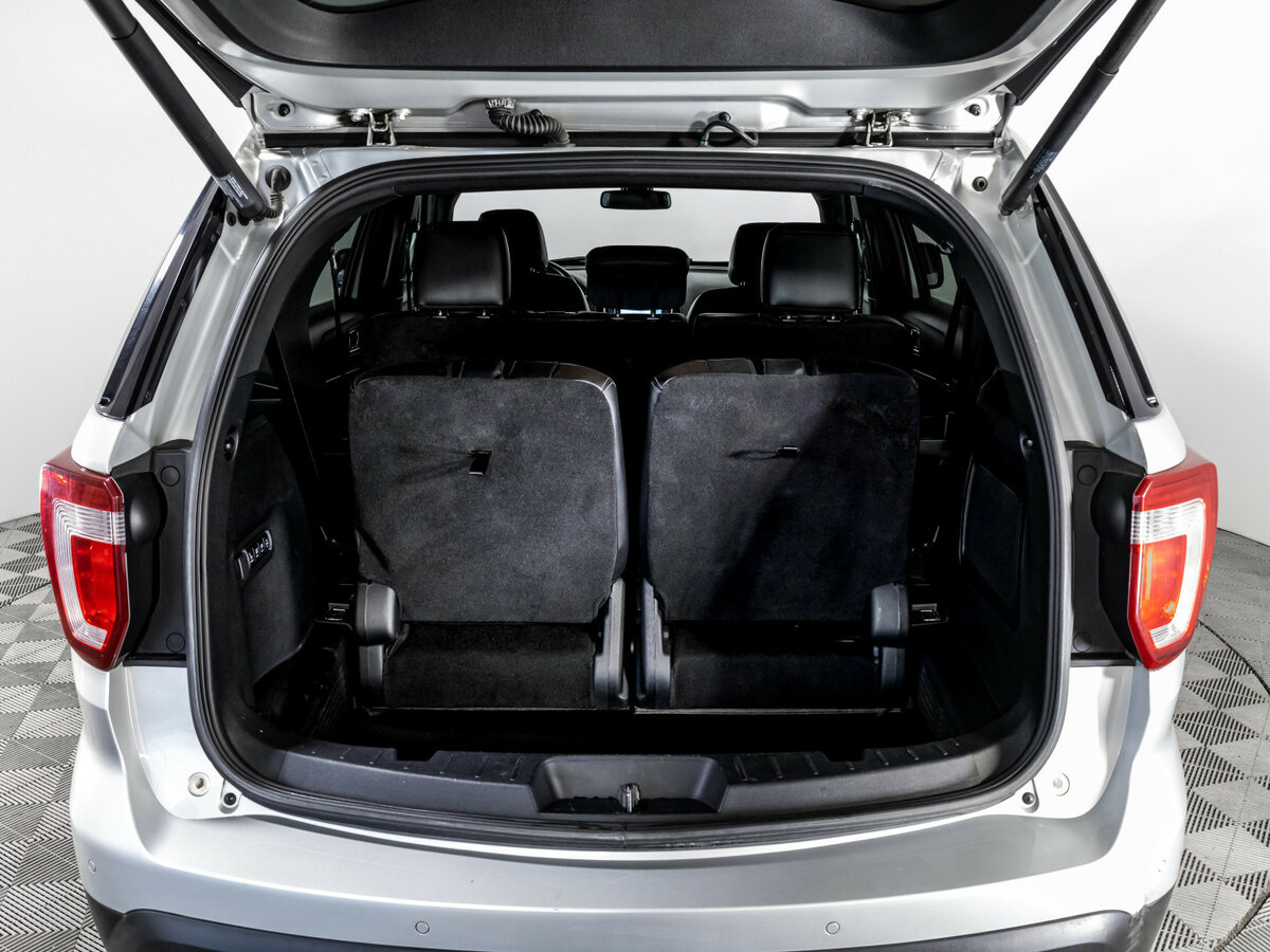 Купить Ford Explorer с пробегом. Фото: #13