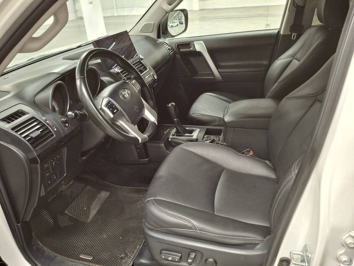 Купить Toyota Land Cruiser Prado с пробегом. Фото: #12