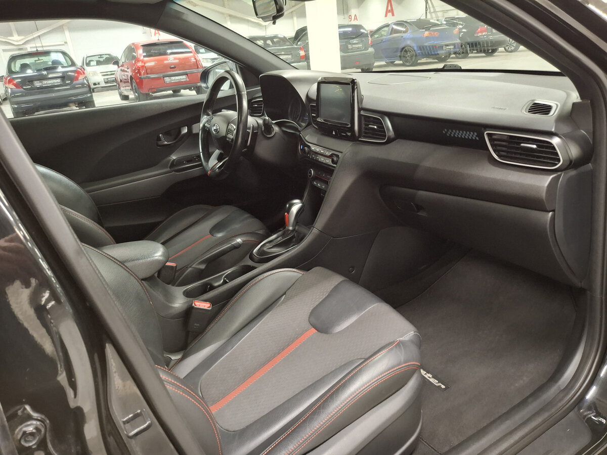 Купить Hyundai Veloster с пробегом. Фото: #10