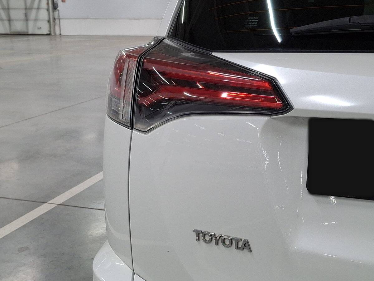 Купить Toyota RAV4 с пробегом. Фото: #8