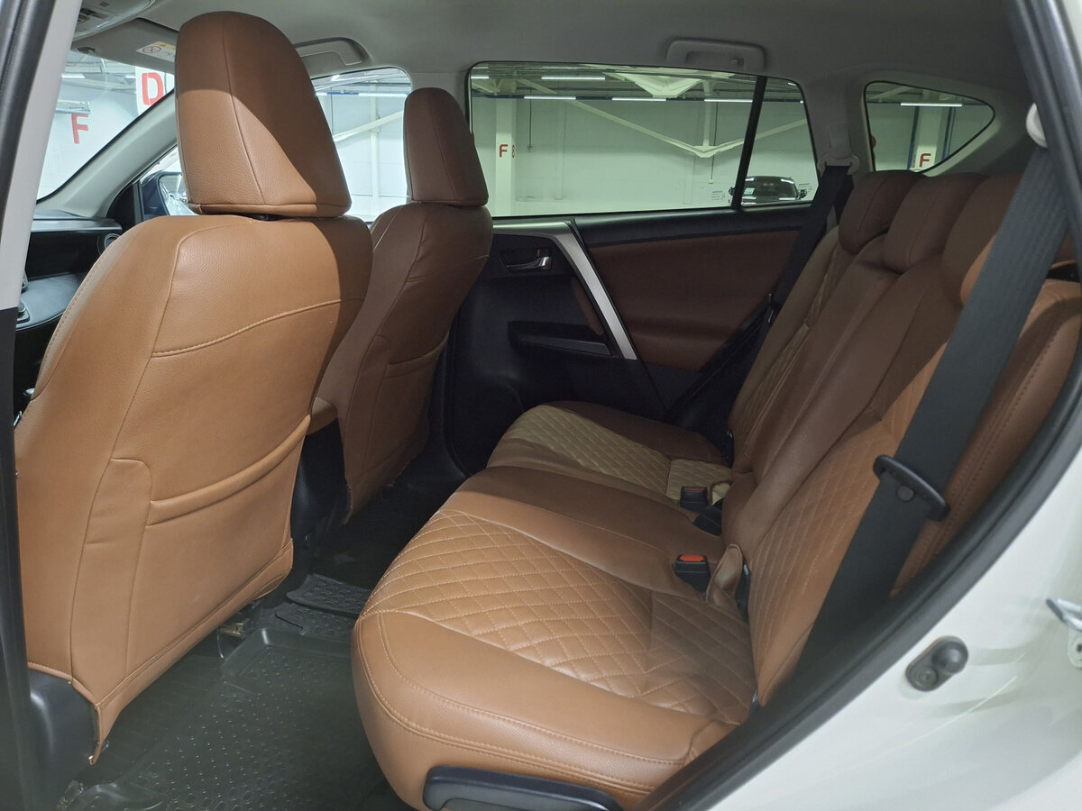 Купить Toyota RAV4 с пробегом. Фото: #11