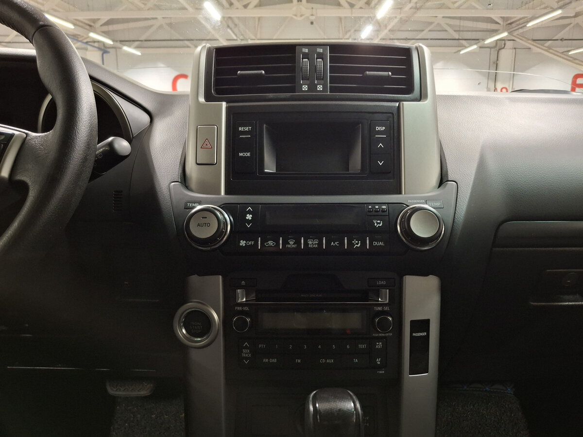 Купить Toyota Land Cruiser Prado с пробегом. Фото: #14