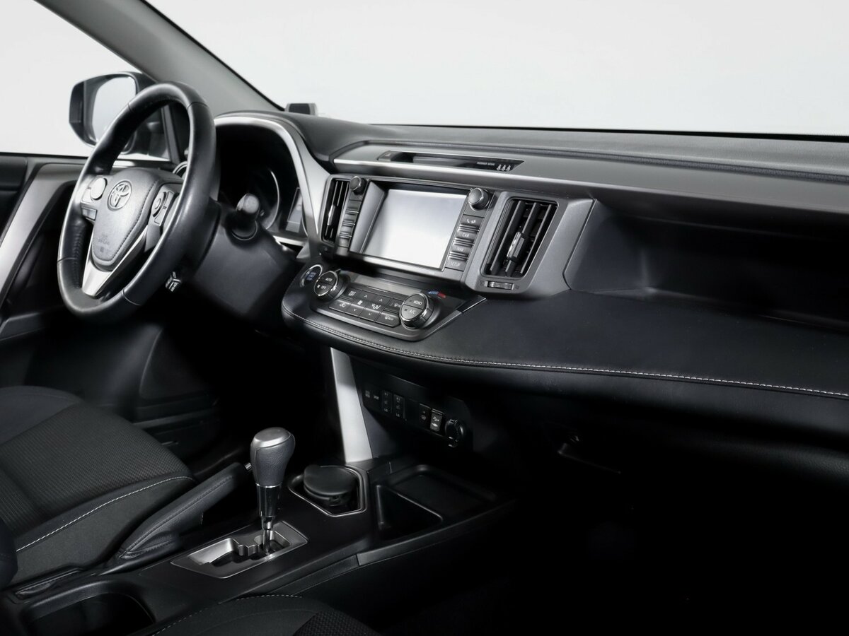 Купить Toyota RAV4 с пробегом. Фото: #8