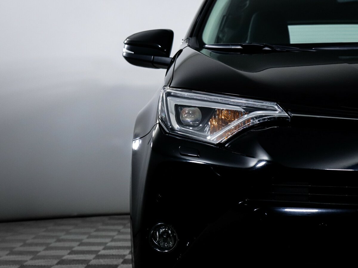 Купить Toyota RAV4 с пробегом. Фото: #17