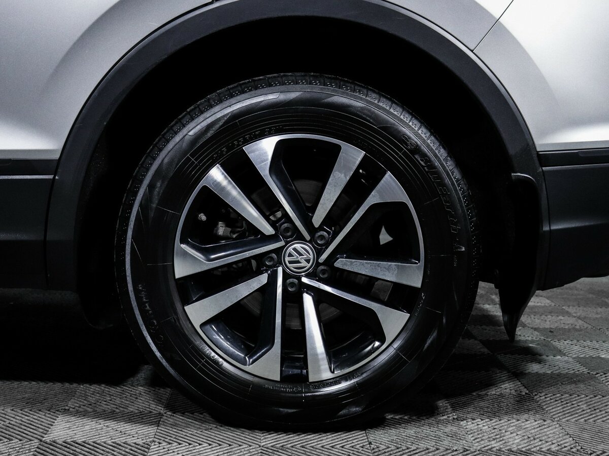 Купить Volkswagen Tiguan с пробегом. Фото: #11