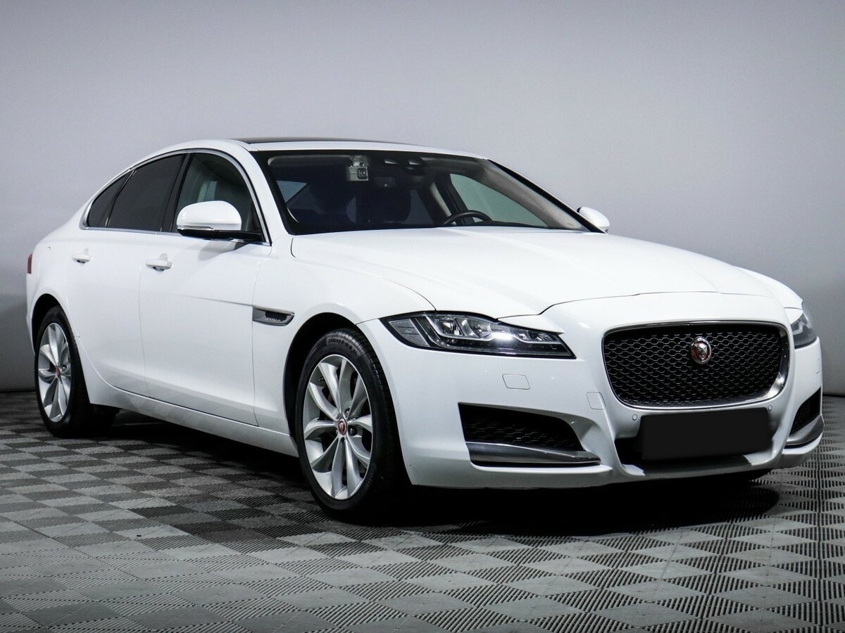 Купить Jaguar XF с пробегом. Фото: #2