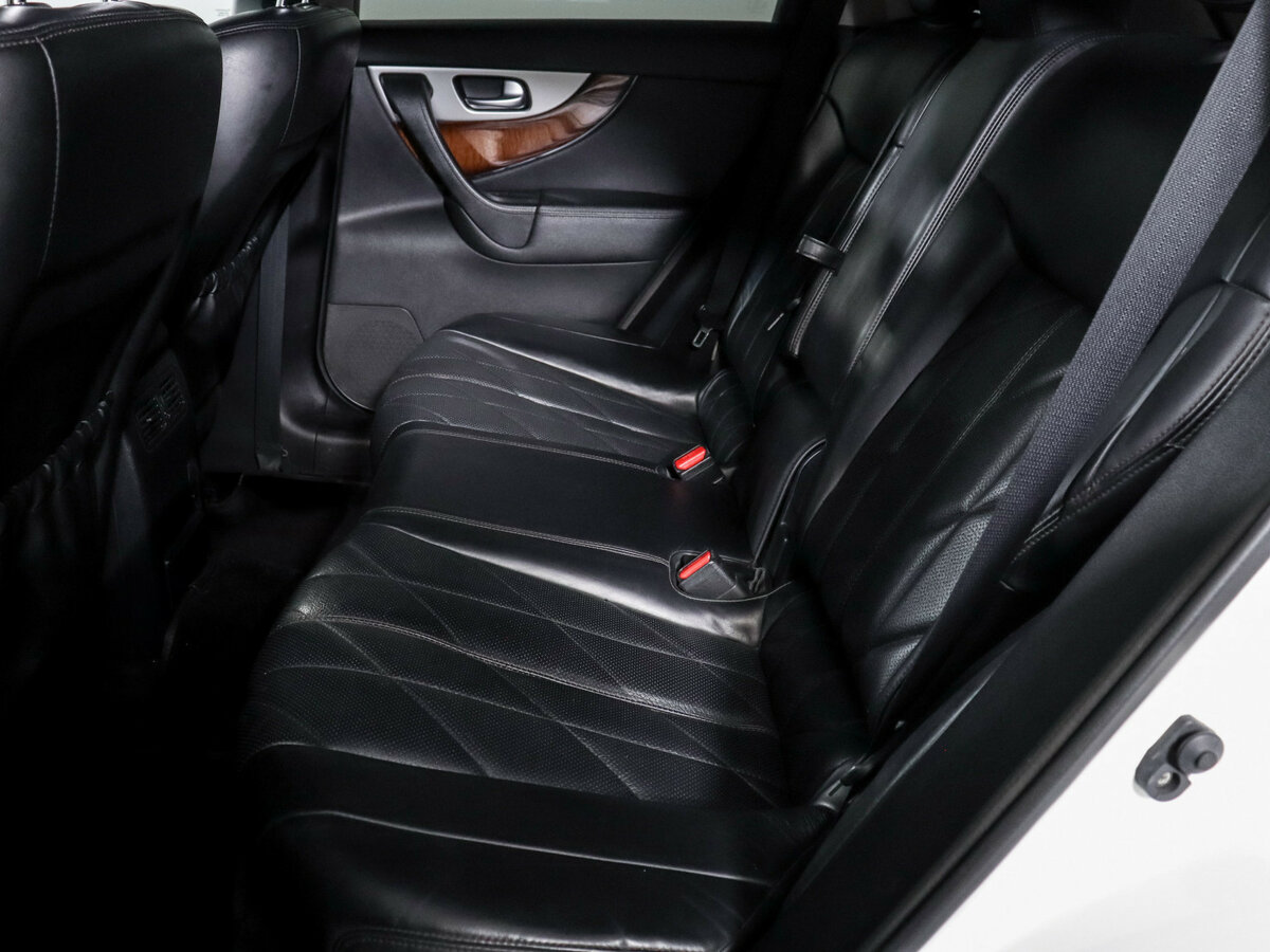 Купить Infiniti FX с пробегом. Фото: #7