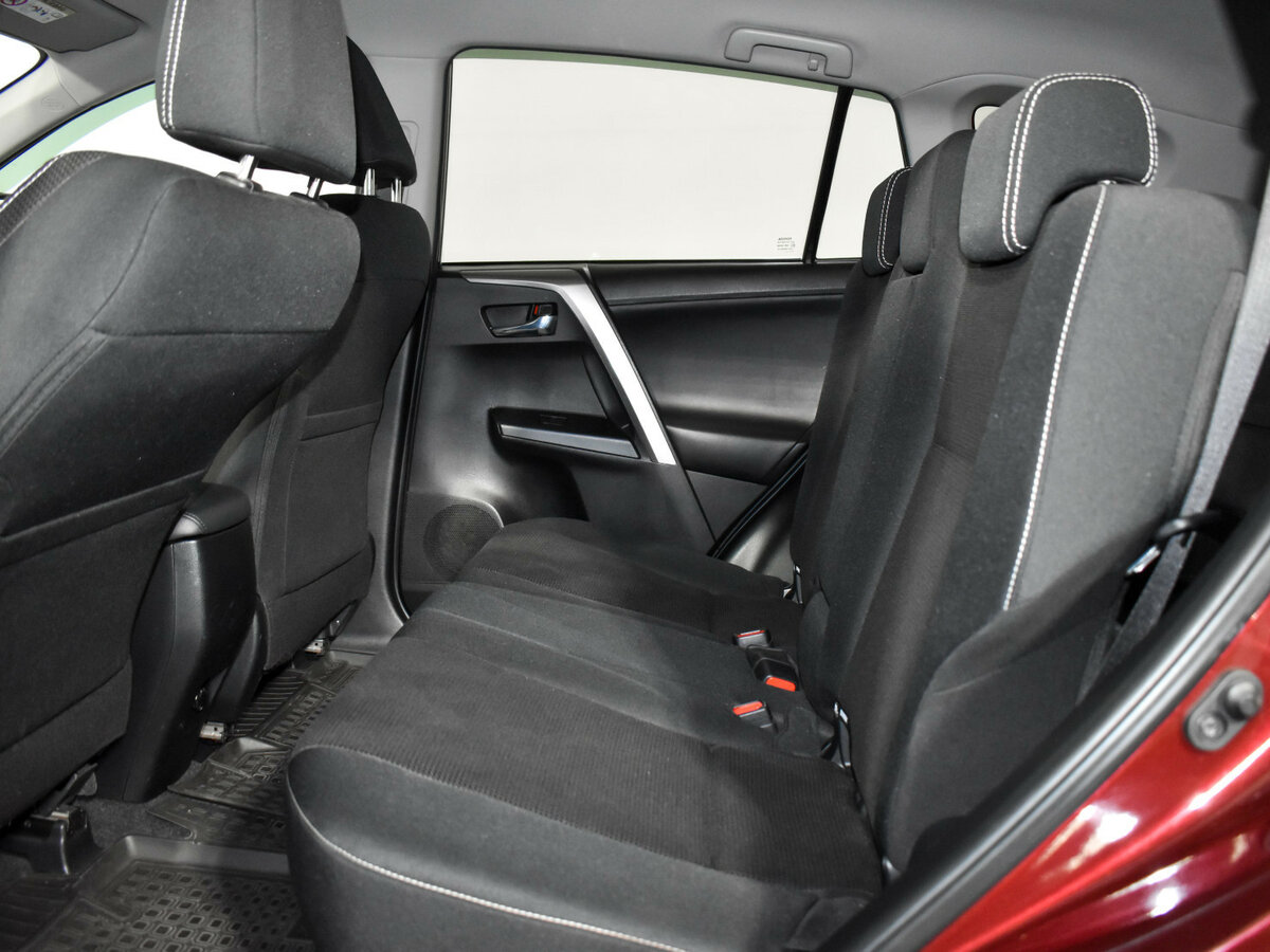 Купить Toyota RAV4 с пробегом. Фото: #10