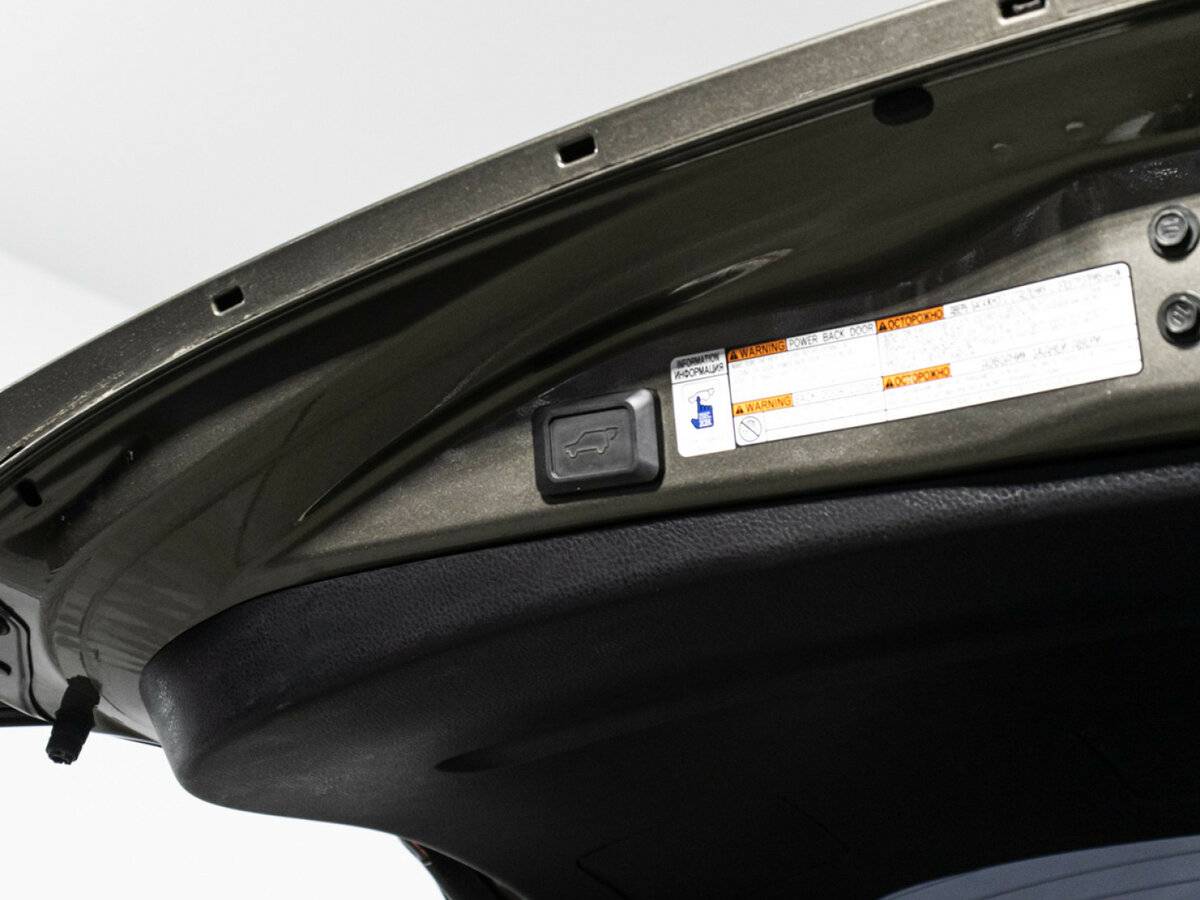 Купить Toyota RAV4 с пробегом. Фото: #18