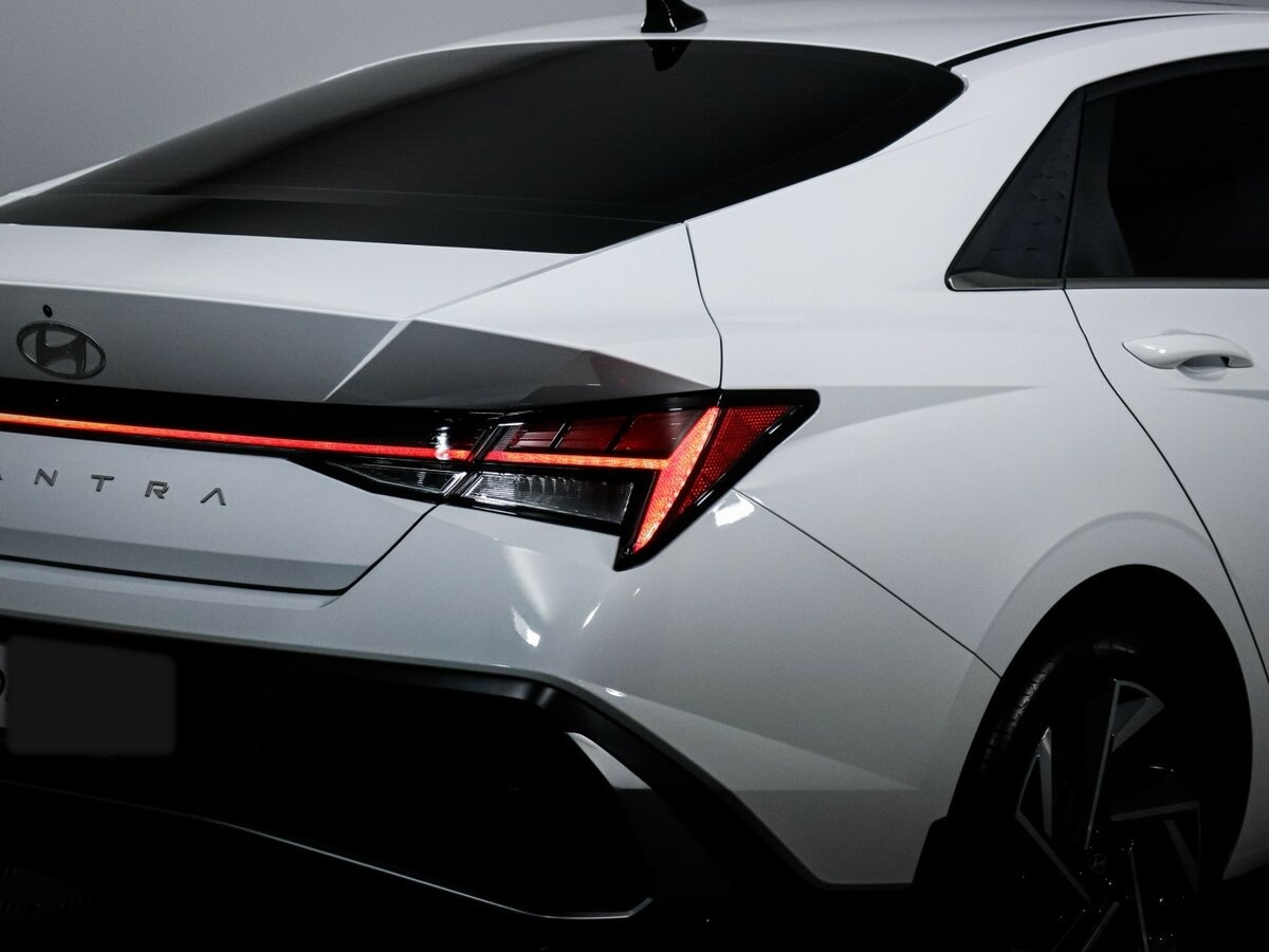 Купить Hyundai Elantra с пробегом. Фото: #12