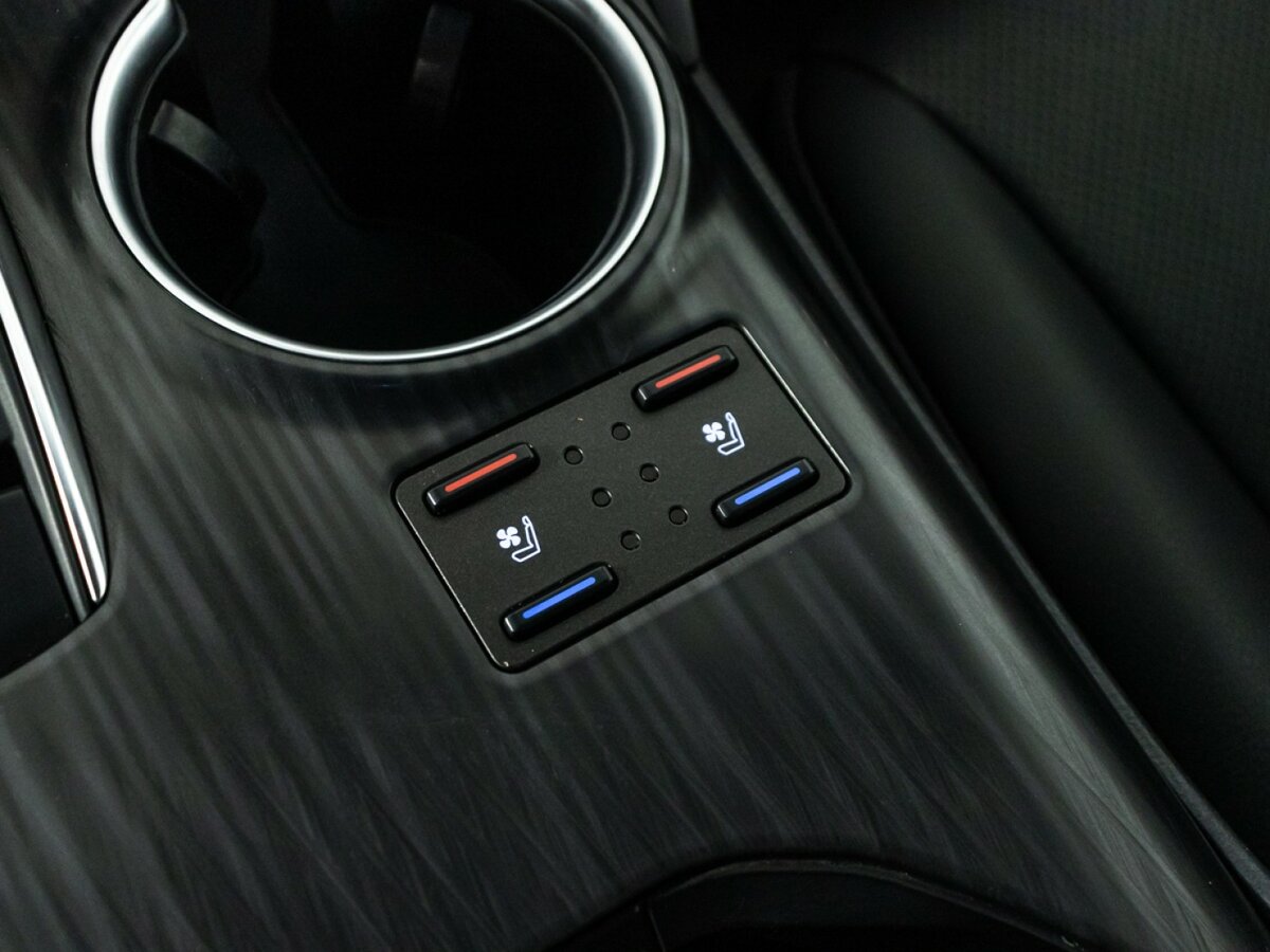 Купить Toyota Camry с пробегом. Фото: #21