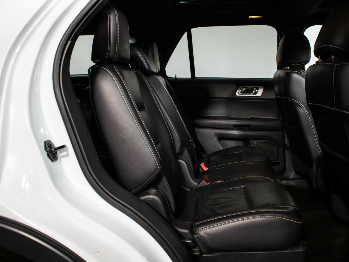 Купить Ford Explorer с пробегом. Фото: #10