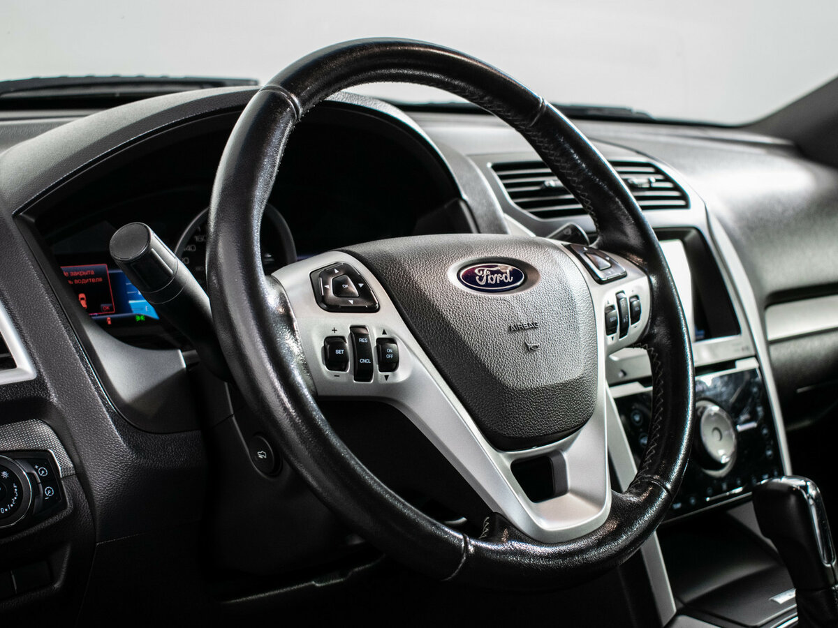Купить Ford Explorer с пробегом. Фото: #15