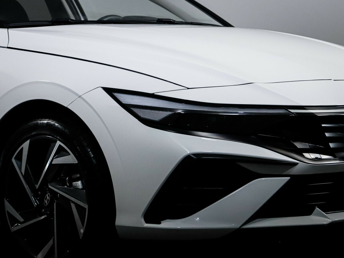 Купить Hyundai Elantra с пробегом. Фото: #12