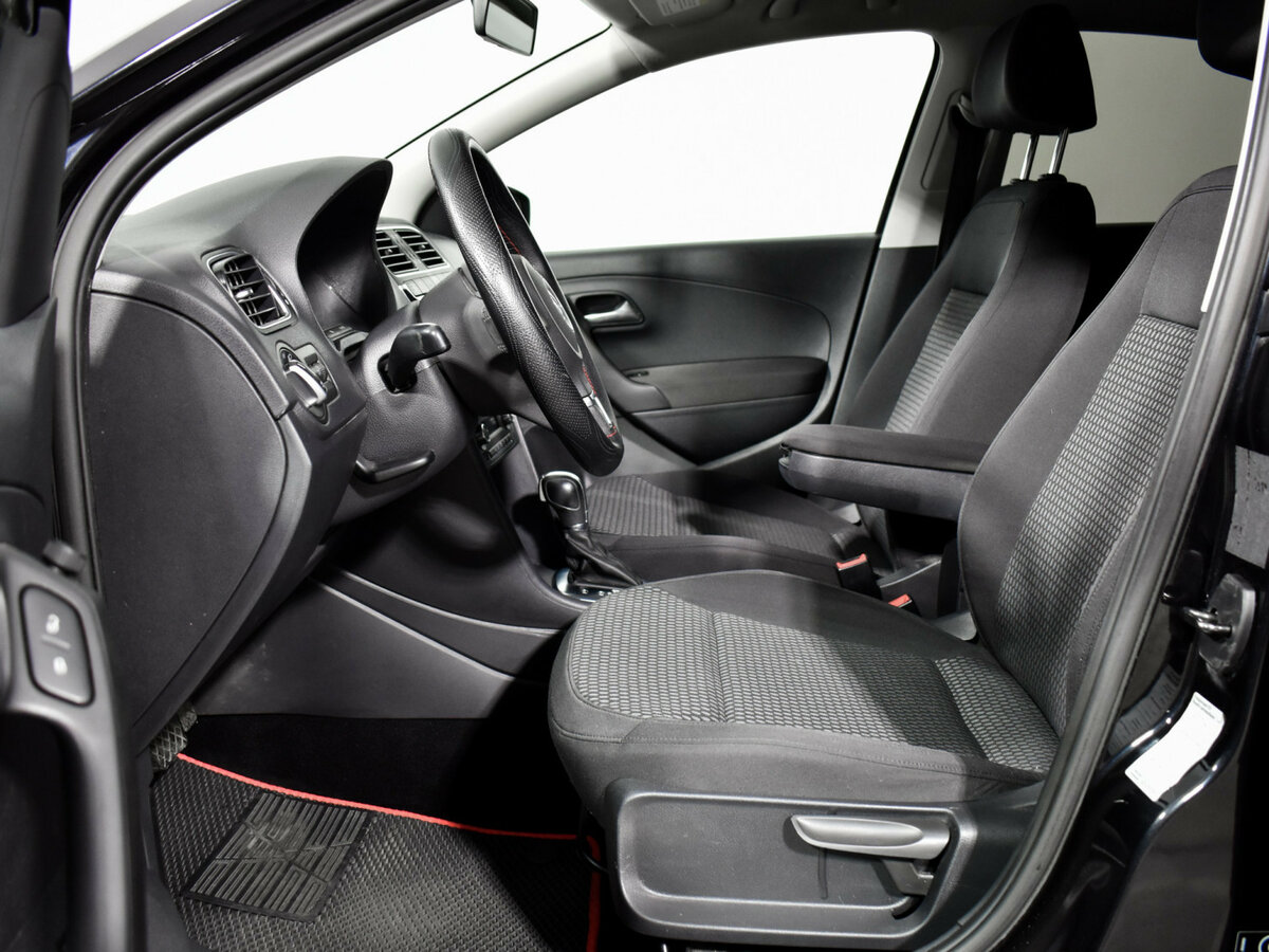 Купить Volkswagen Polo с пробегом. Фото: #9