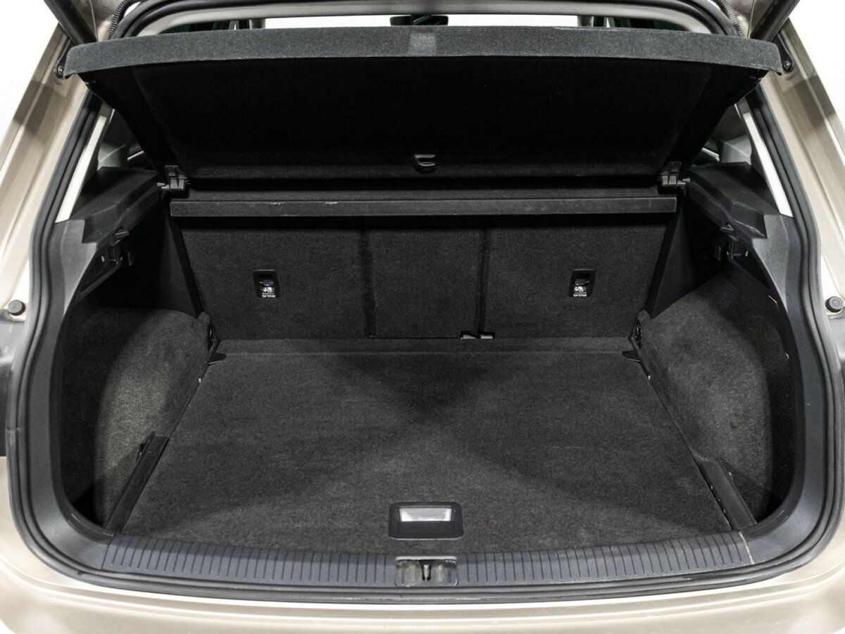 Купить Volkswagen Tiguan с пробегом. Фото: #18