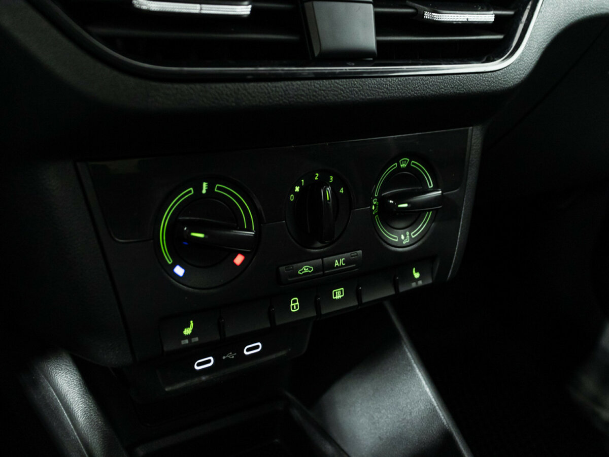 Купить Skoda Rapid с пробегом. Фото: #15