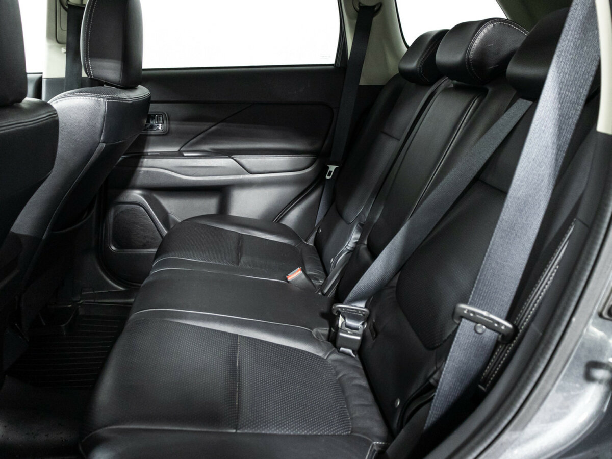 Купить Mitsubishi Outlander с пробегом. Фото: #9