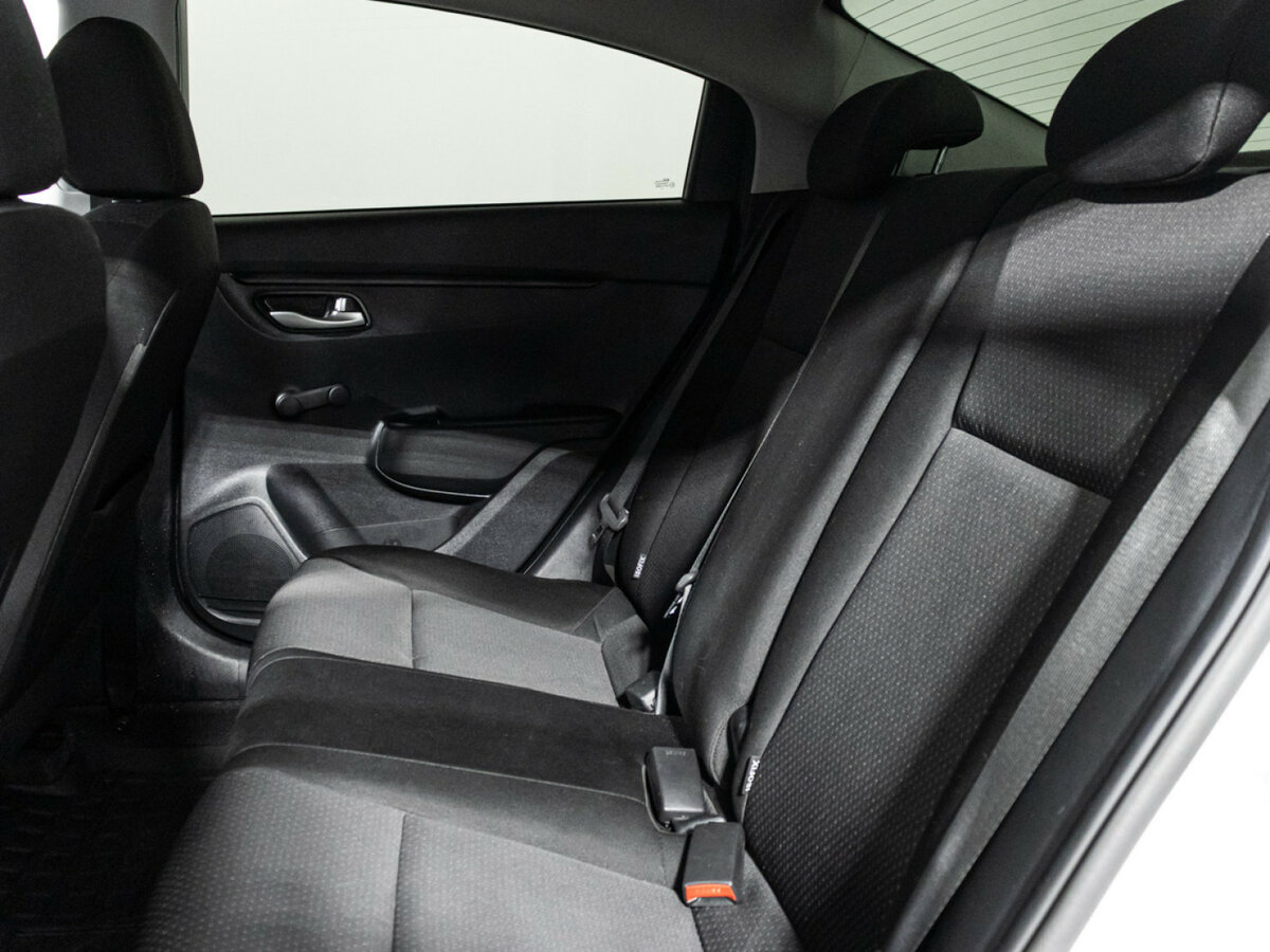 Купить Kia Rio с пробегом. Фото: #9