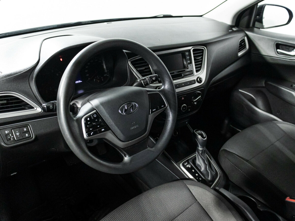 Купить Hyundai Solaris с пробегом. Фото: #10